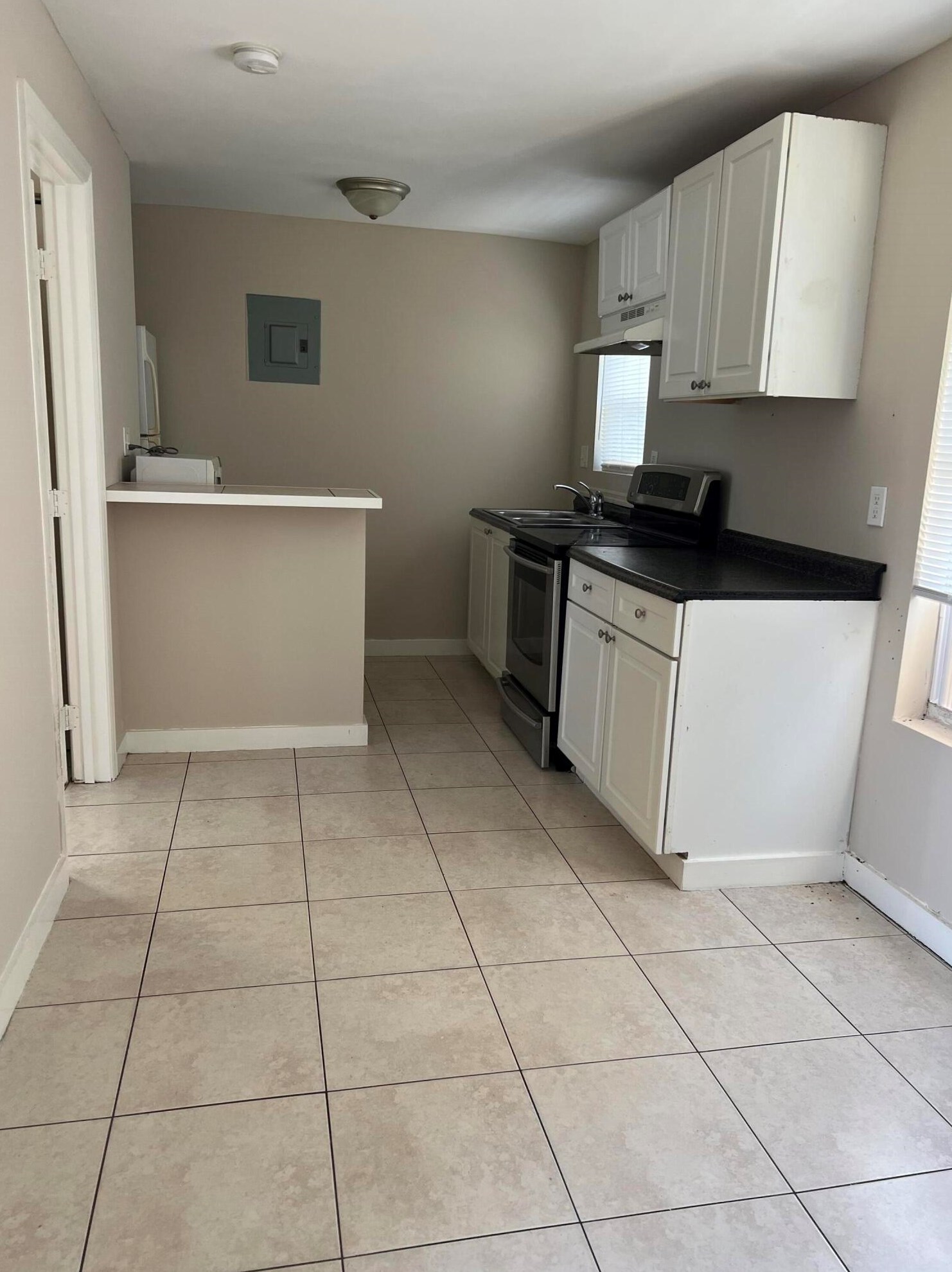 639 46th St, West Palm Beach, FL 33407