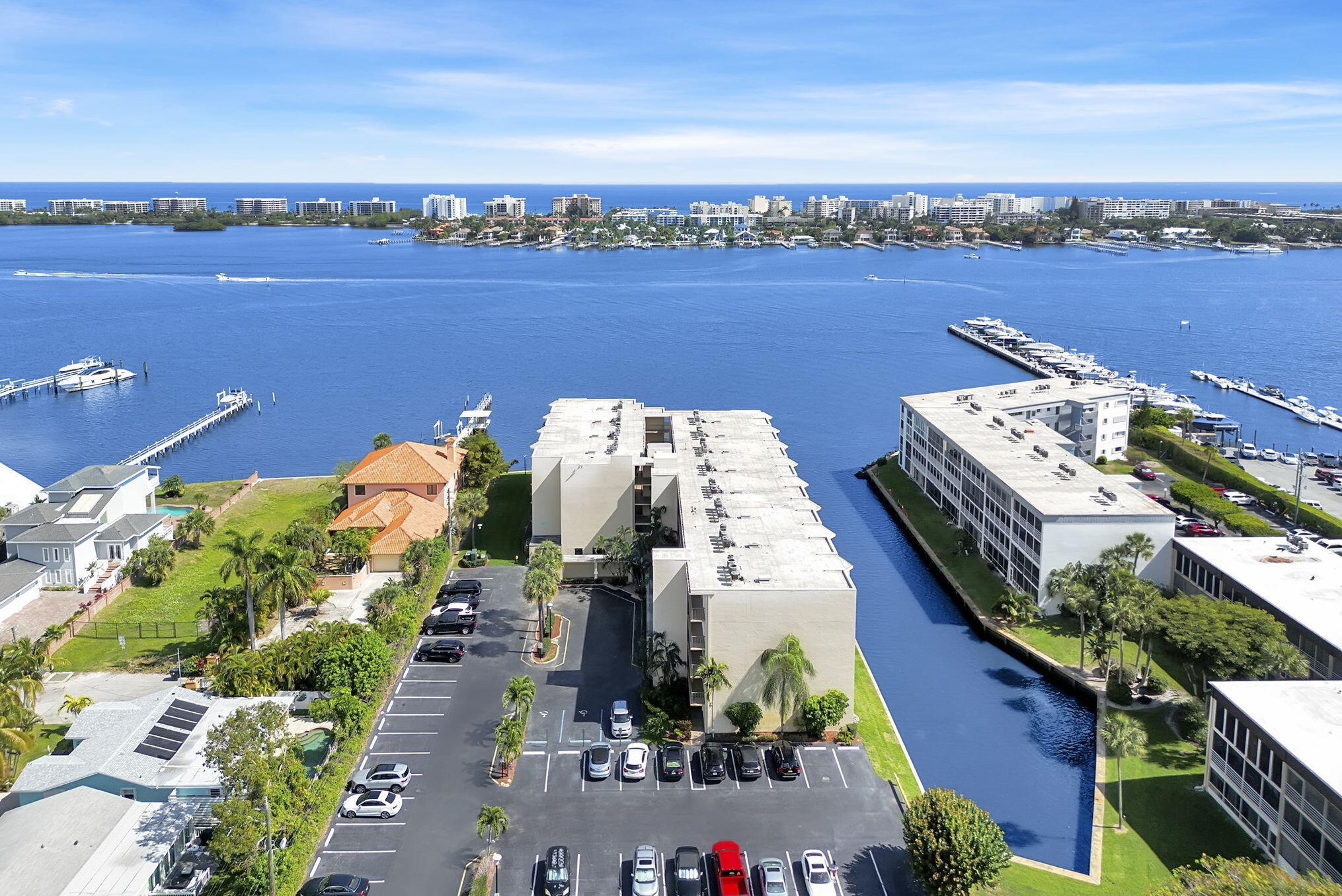 896 Federal Hwy, Lake Worth FL 33462-1870 exterior