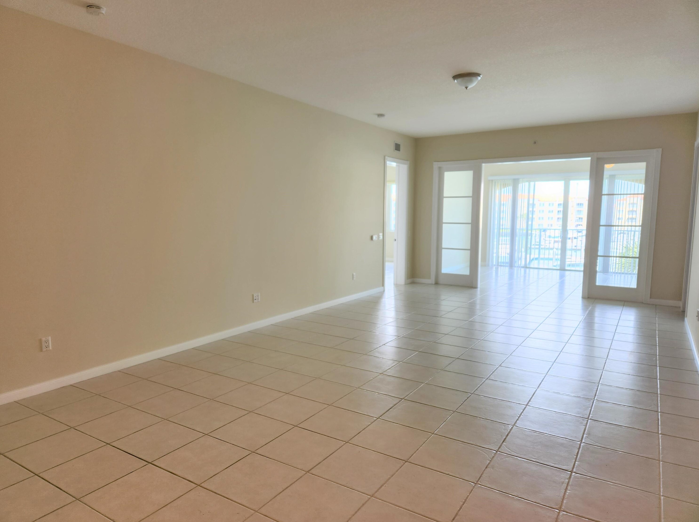10 Harbour Isle Dr E Unit 303, Fort Pierce, FL 34949