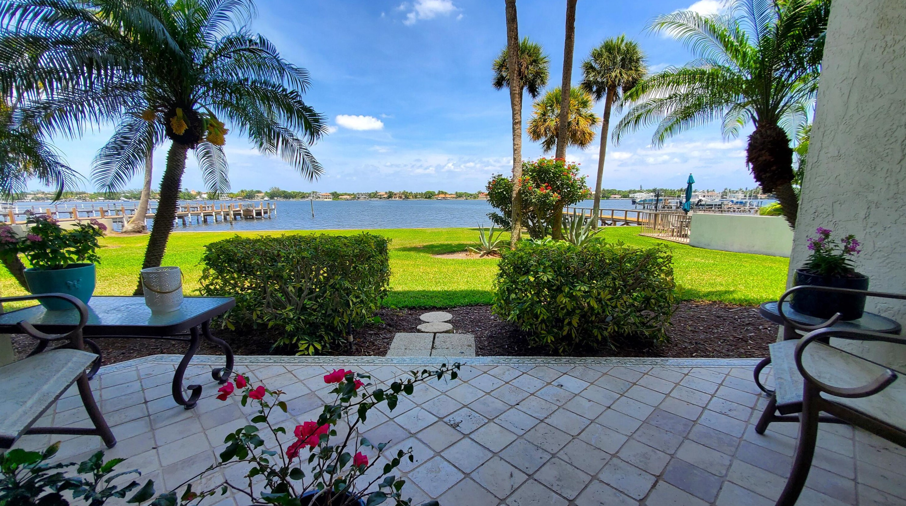 1202 S Lake Dr #102, Lake Worth, FL 33462
