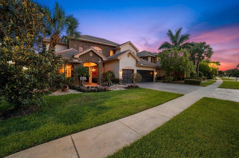 10372 Trianon Pl, Lake Worth, FL 33449-8074
