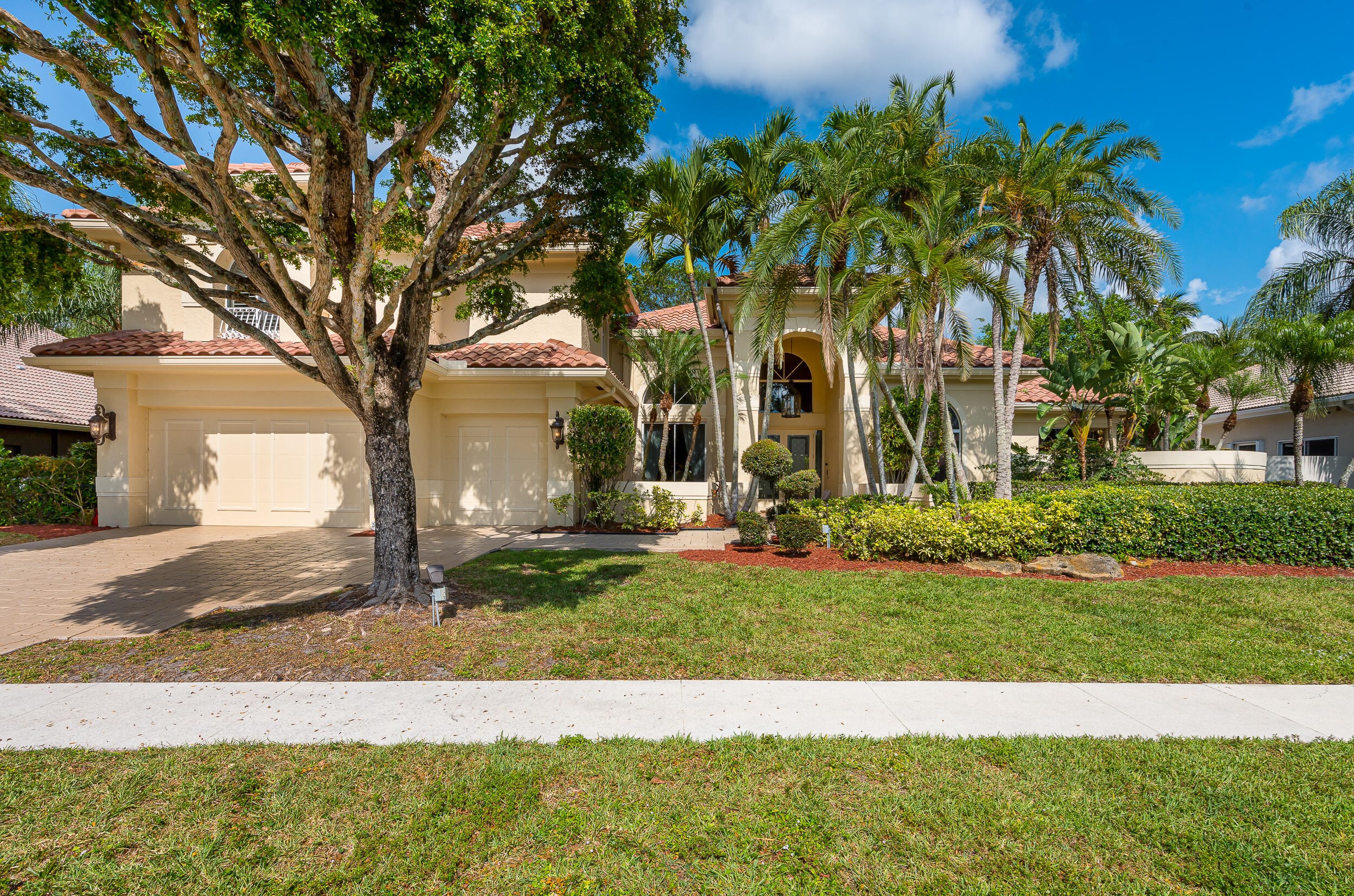 6750 Newport Lake Cir, Boca Raton, FL 33496
