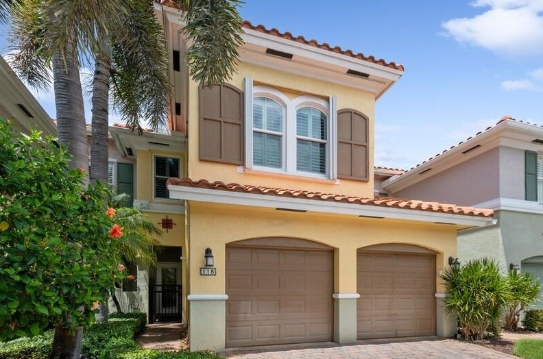 118 Las Brisas Cir, Lake Worth, FL 33462-7072