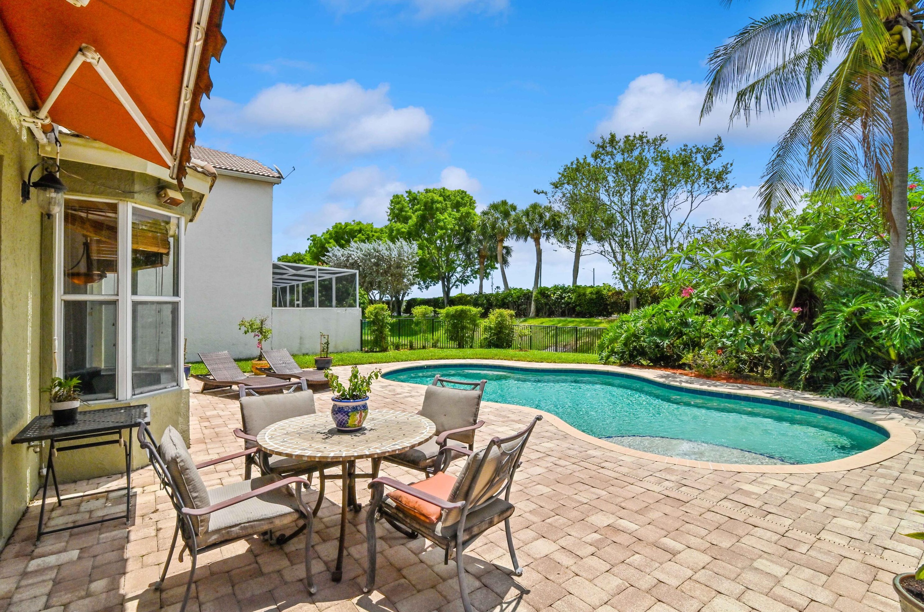 7510 Sally Lyn Ln, Lake Worth, FL 33467-7304