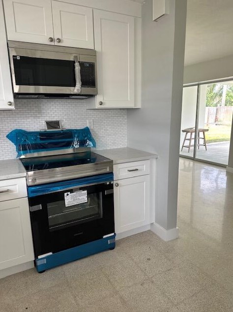 106 Pineview Rd, Jupiter FL  33469-3114 exterior
