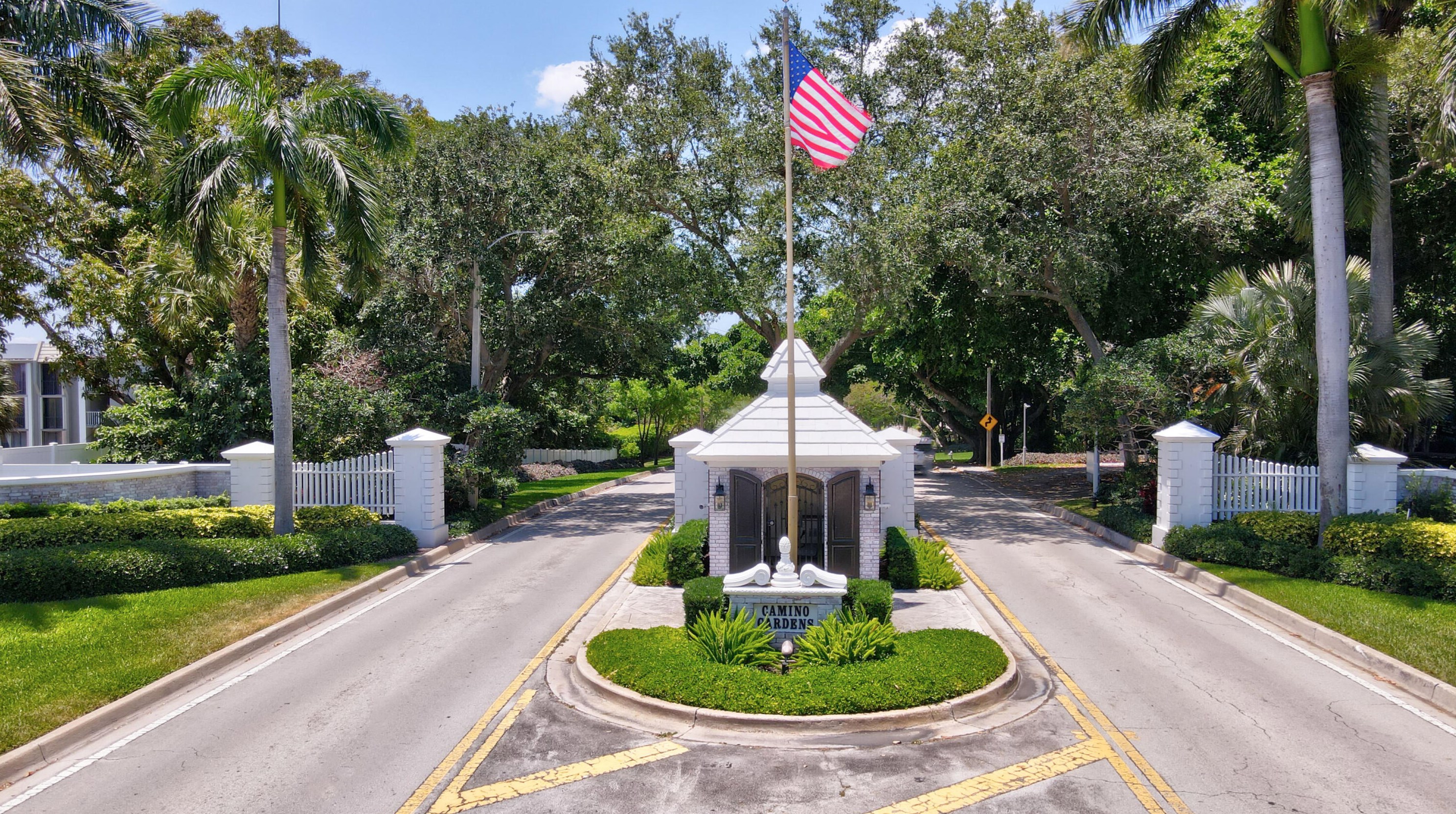 1137 Sw Tamarind Way, Boca Raton, FL 33486