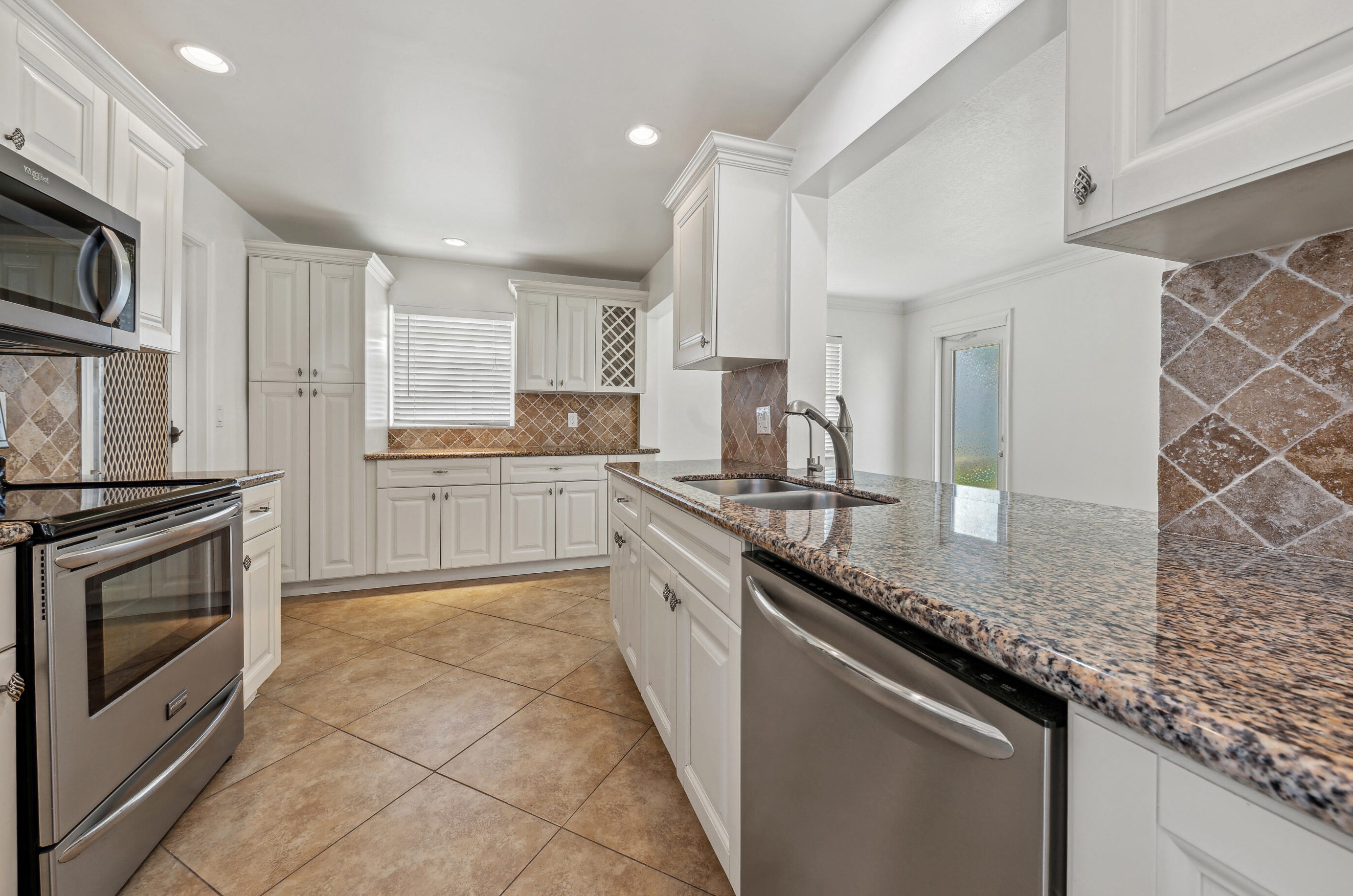 2105 Lake Circle Dr, Boynton Beach, FL 33426-5307
