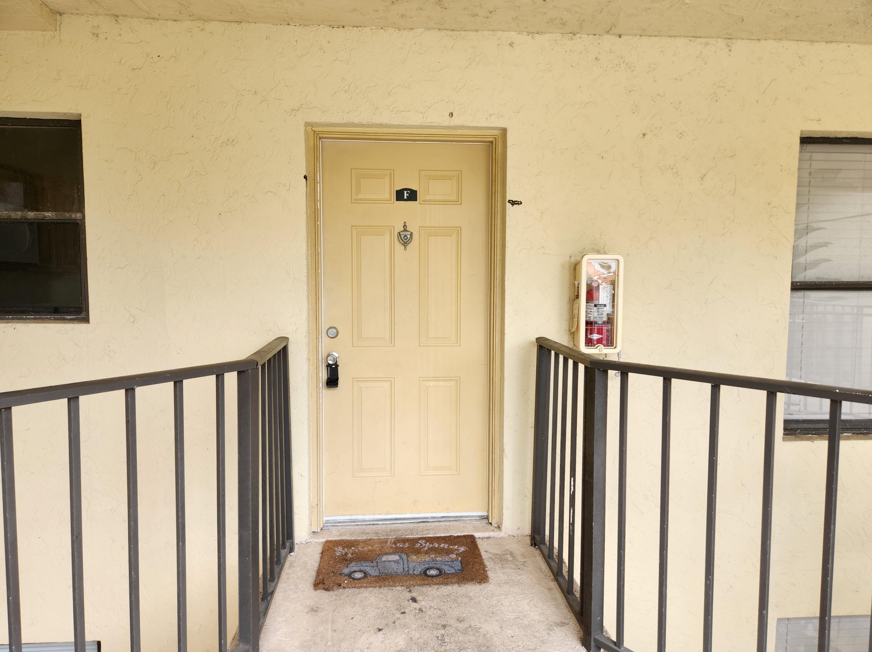 1461 Windorah Way Apt F, West Palm Beach, FL