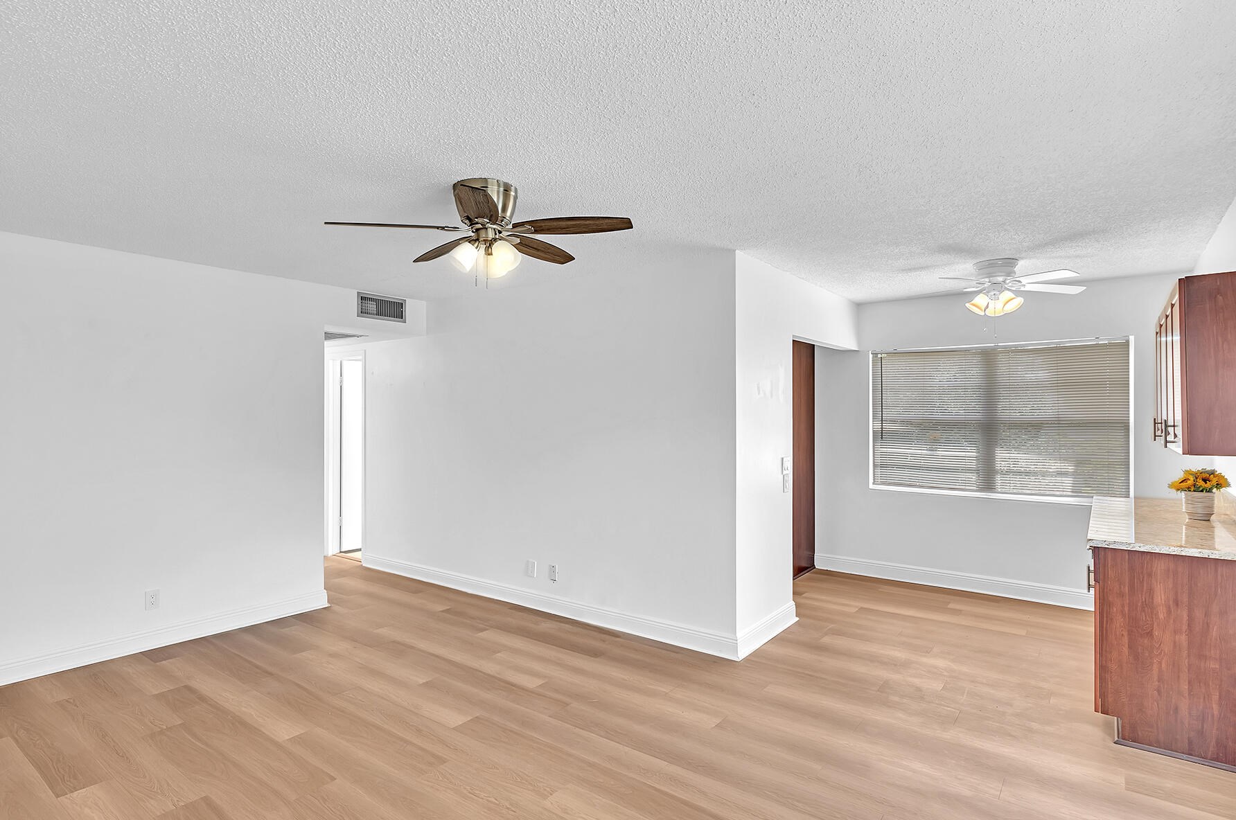 290 Brighton G, Boca Raton FL  33434-4807 exterior