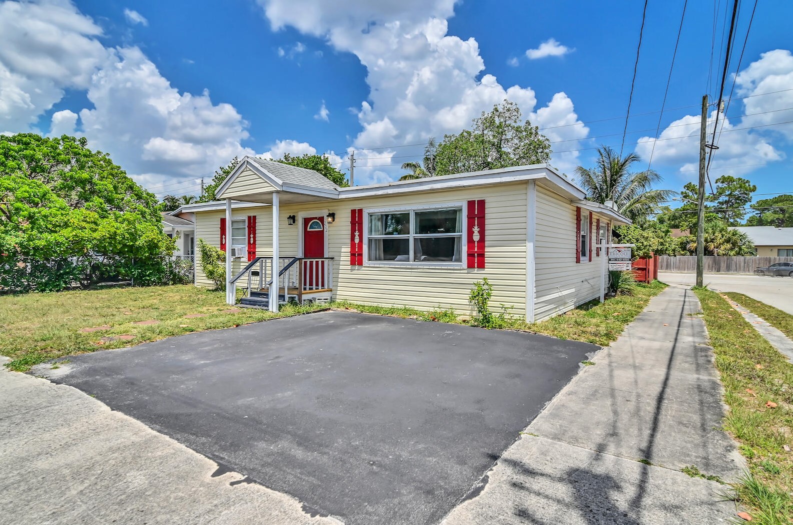 202 Jackson Ave, Lake Worth, FL 33463-3316