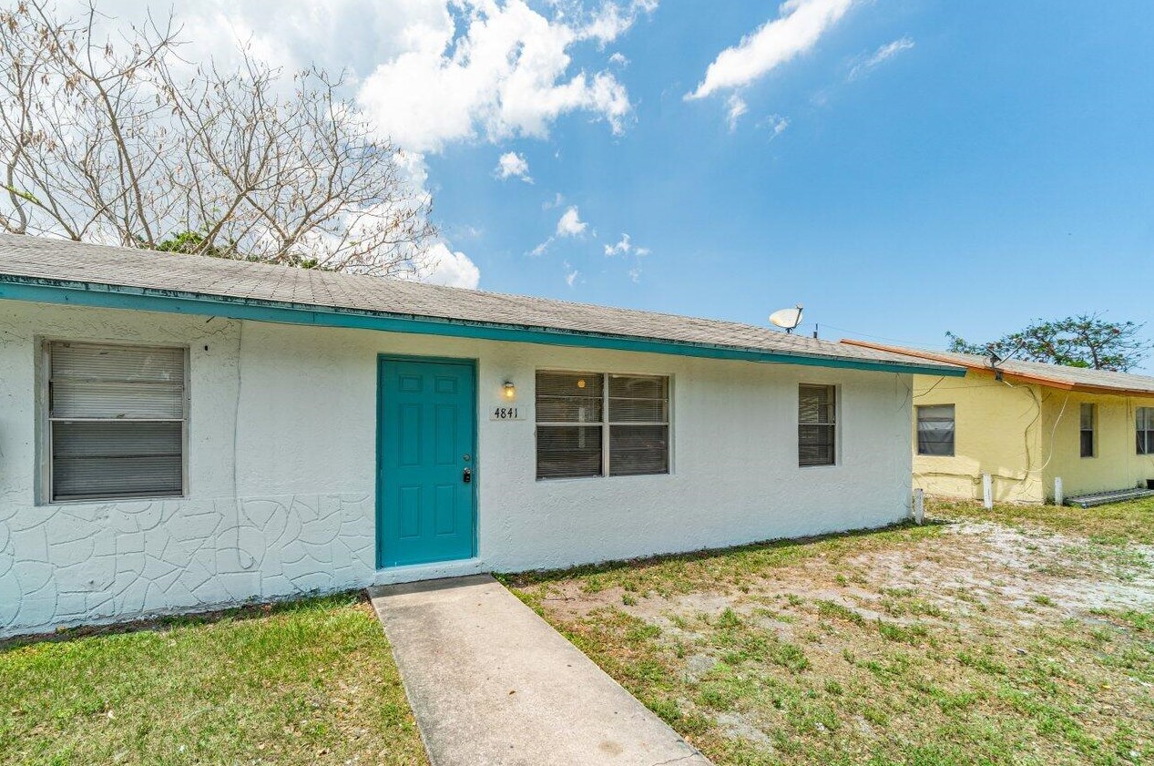 4841 Gulfstream Rd, Lake Worth, FL 33461