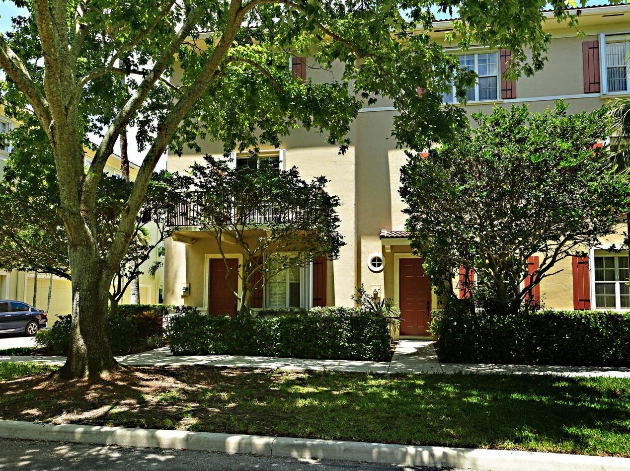 124 E Indian Crossing Cir, Jupiter, FL 33458