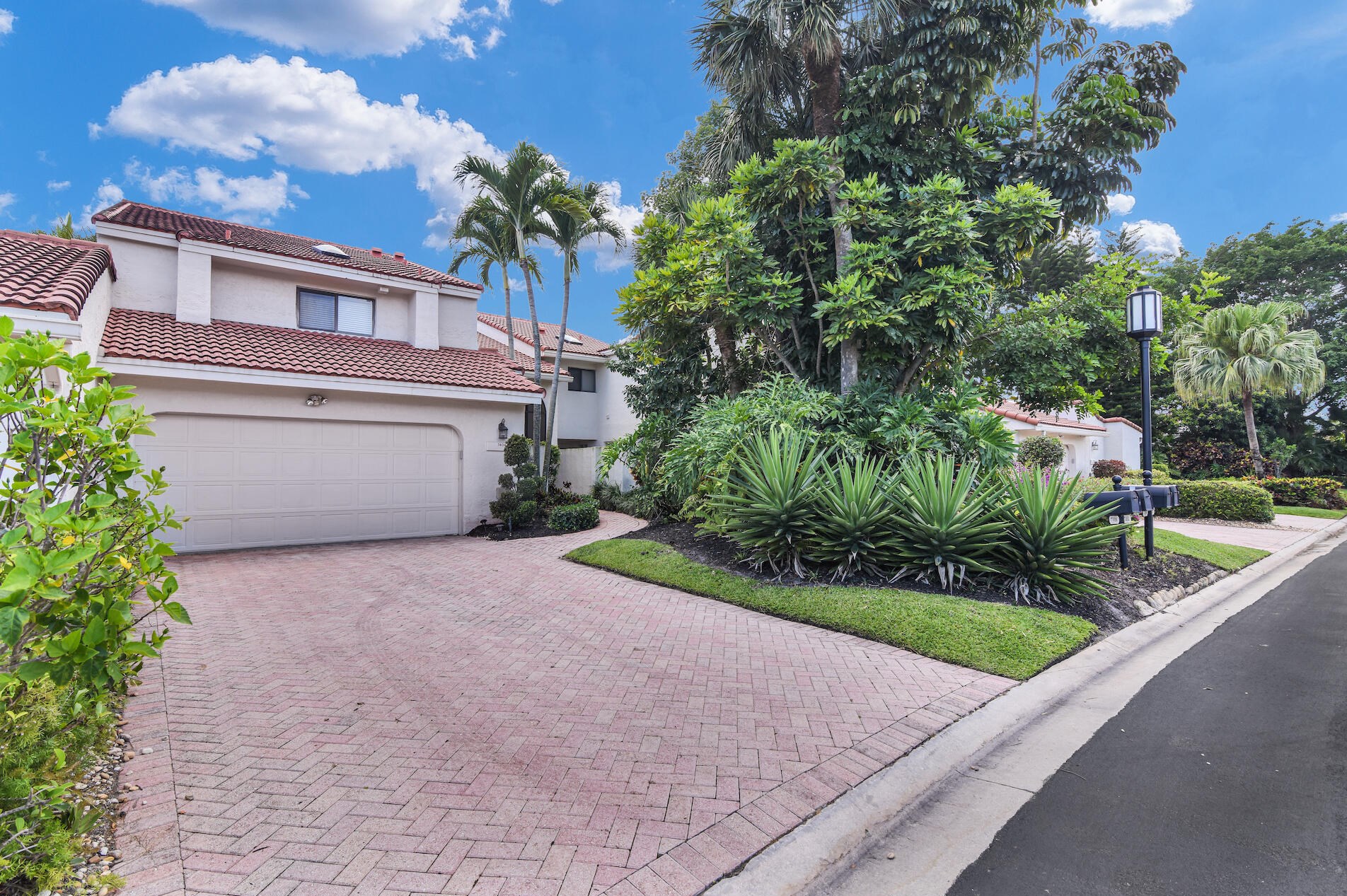 7404 Woodmont Ct, Boca Raton, FL 33434