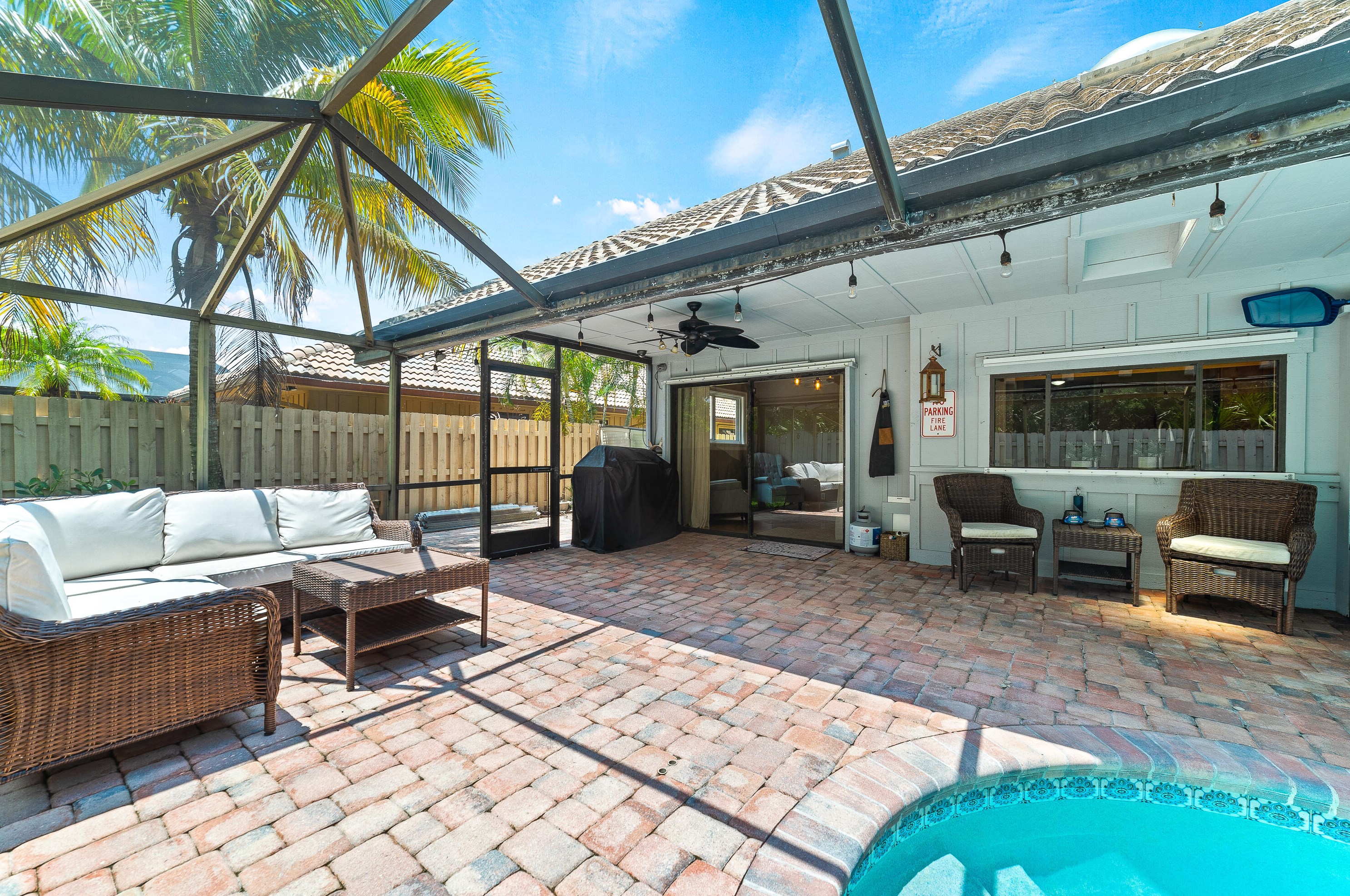 104 Timber Ln, Jupiter FL  33458-7707 exterior