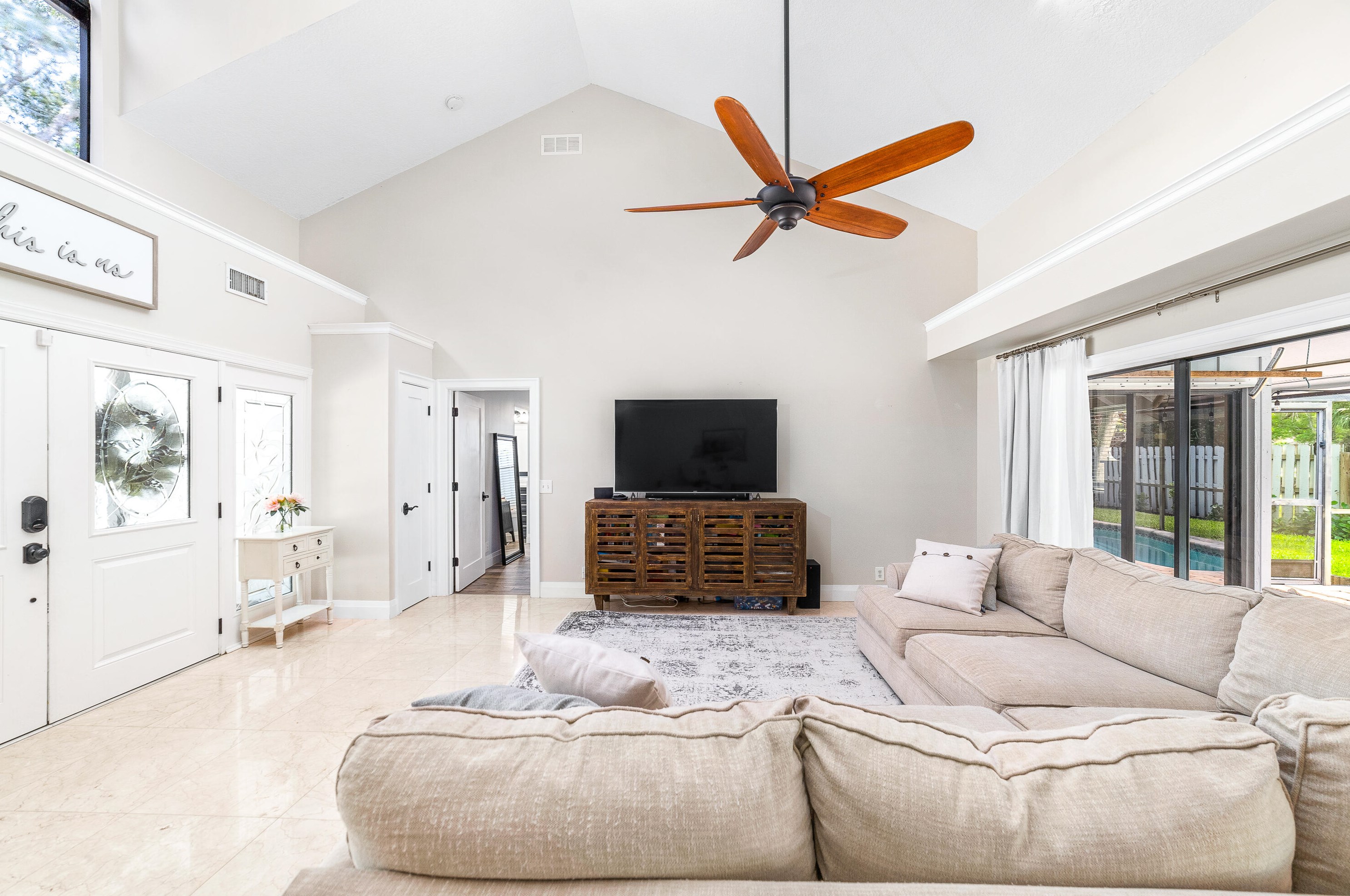 104 Timber Ln, Jupiter FL  33458-7707 exterior