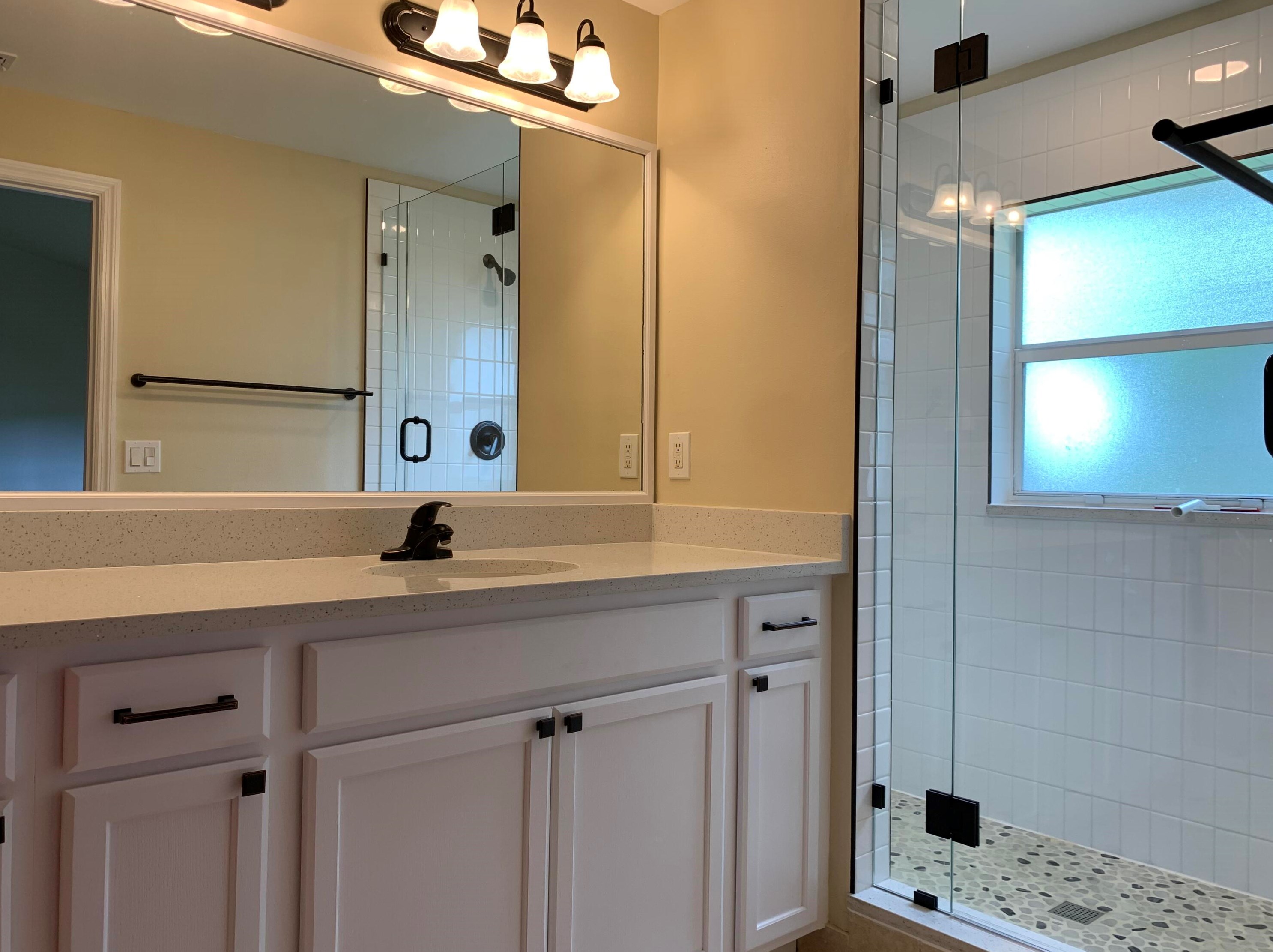 1404 Seminole Palms Dr, Lake Worth FL 33463-4228 exterior