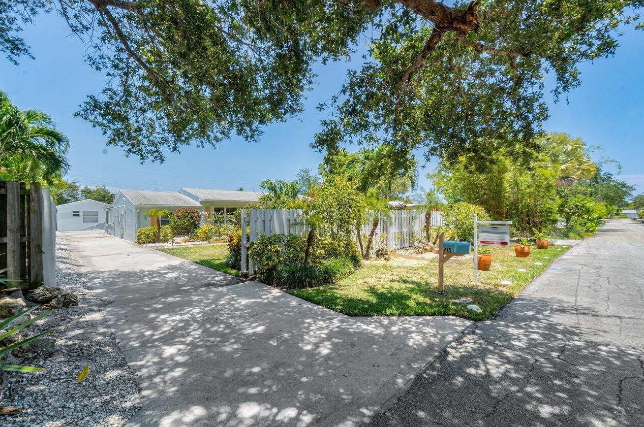 215 Ne 17th St, Delray Beach, FL 33444