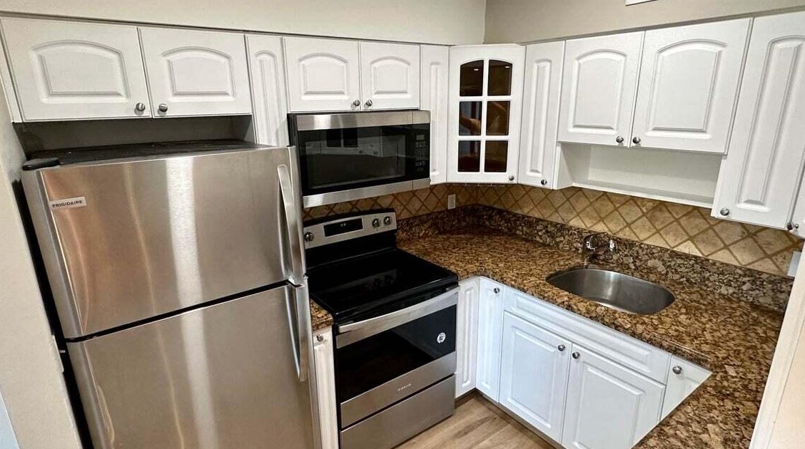2320 Germantown Rd #102, Delray Beach, FL 33445