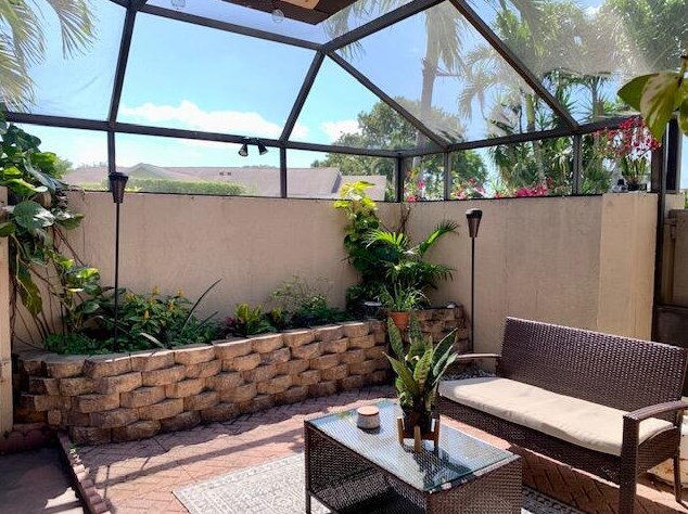 5734 Northpointe Ln, Boynton Beach, FL 33437
