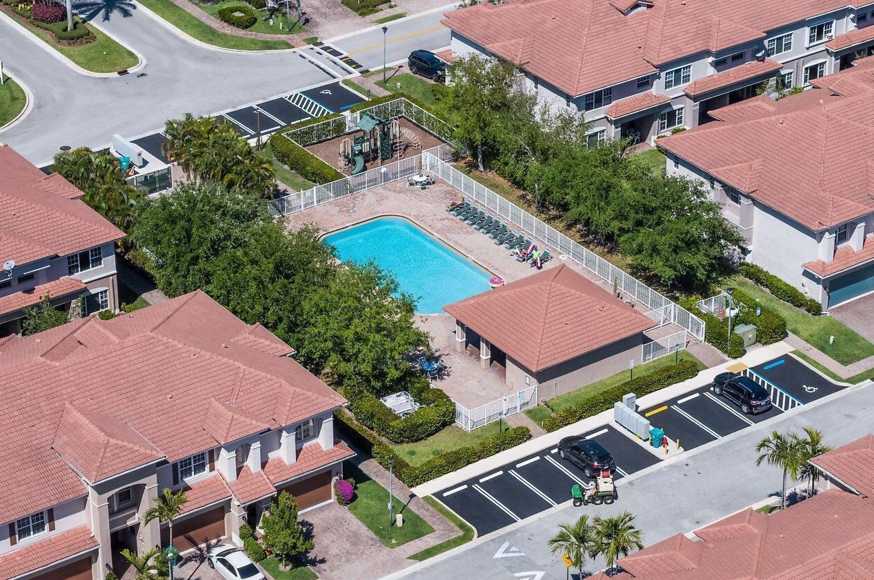 65 Lancaster Rd, Boynton Beach FL  33426-8431 exterior