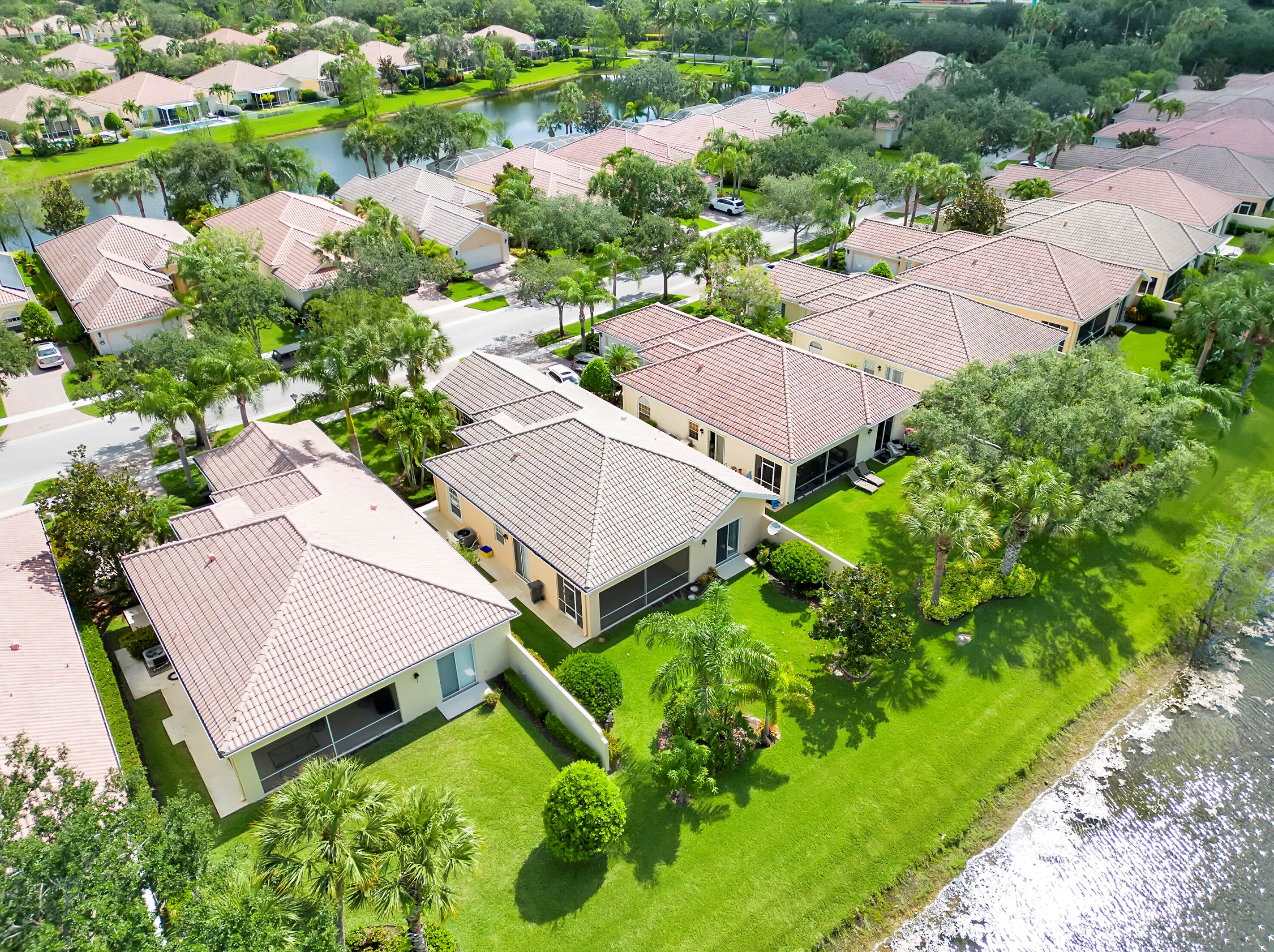 8116 Laborie Ln, West Palm Beach, FL 33414