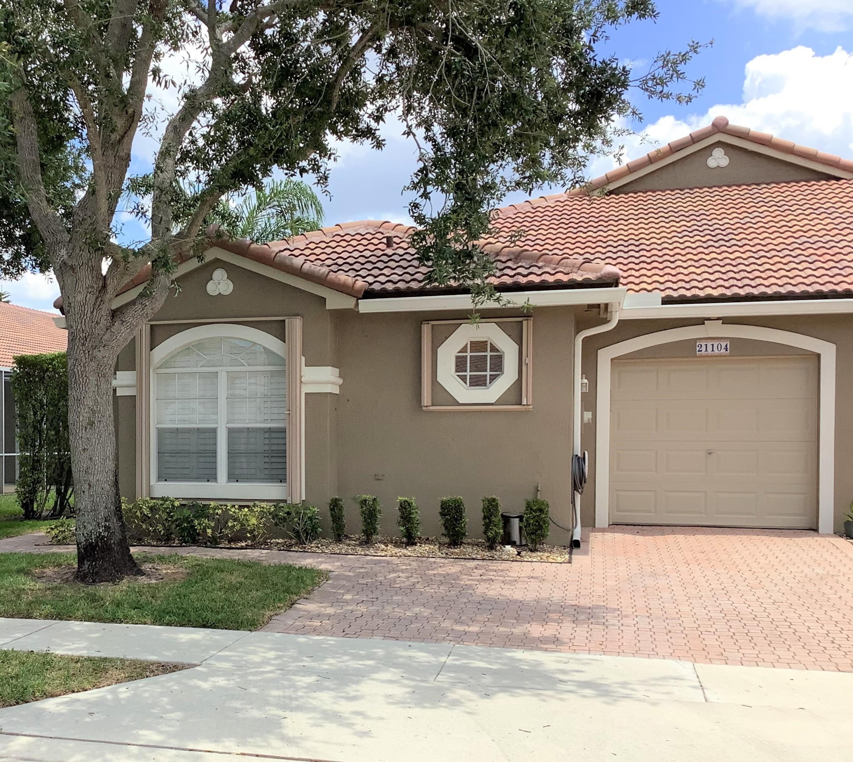 21104 Via Ventura, Boca Raton, FL 33433