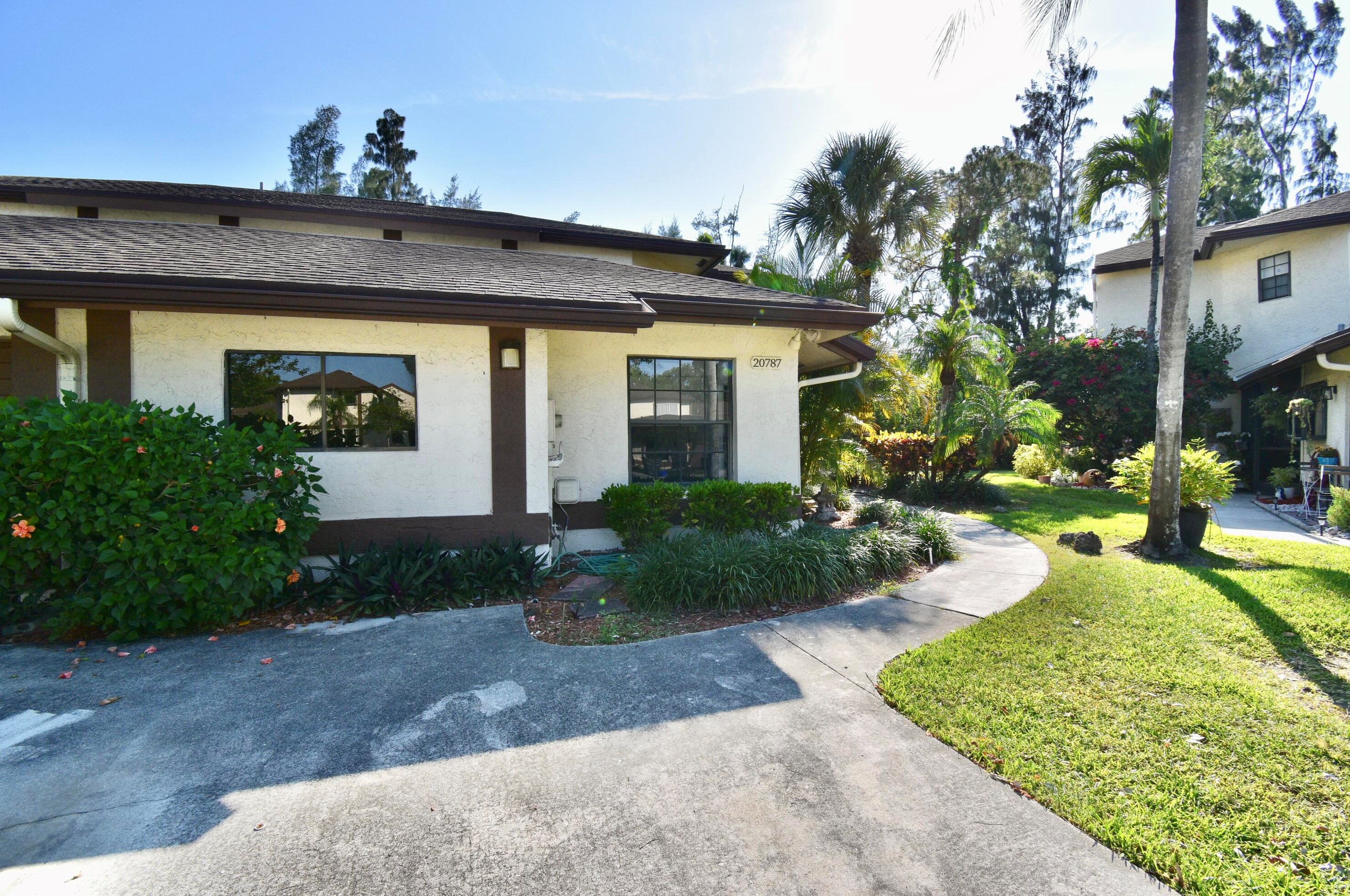 20787 Boca Ridge Dr, Boca Raton, FL 33428-1503