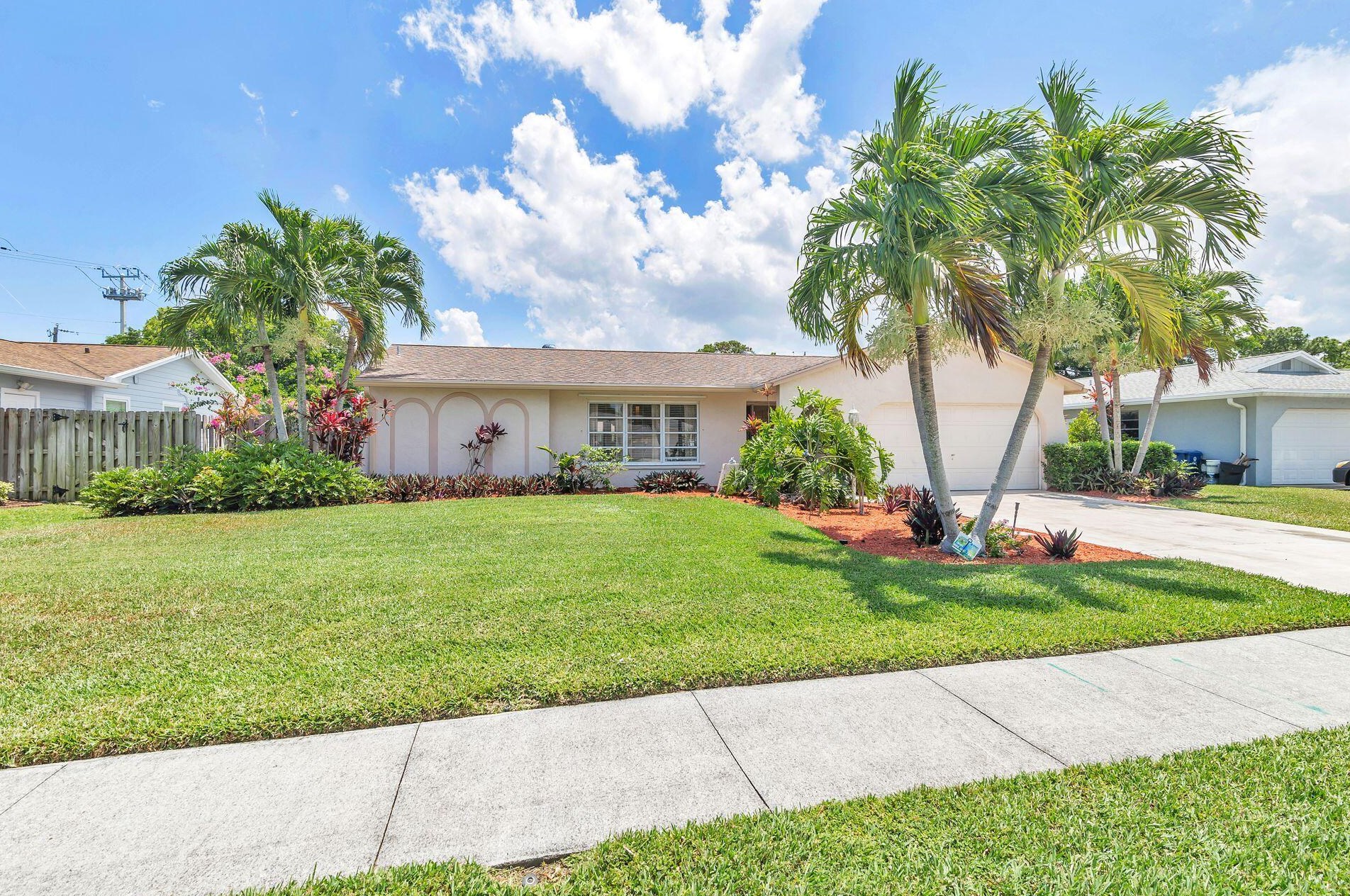 502 Oak Ter, Jupiter, FL 33458-7014