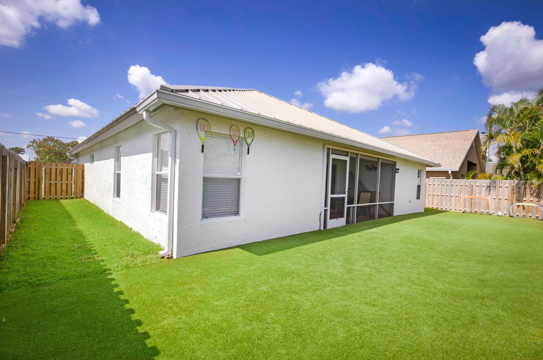 6221 Lucerne St, Jupiter FL  33458-6613 exterior