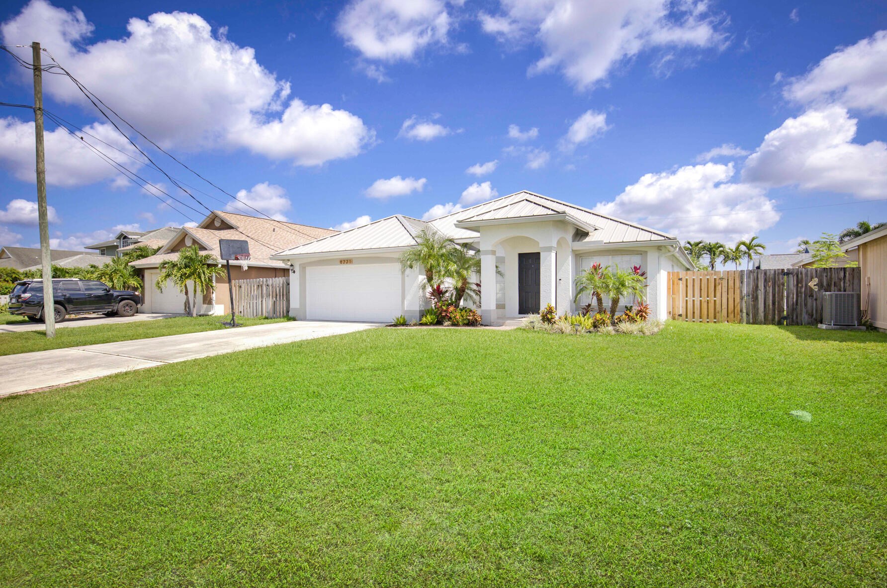 6221 Lucerne St, Jupiter, FL 33458