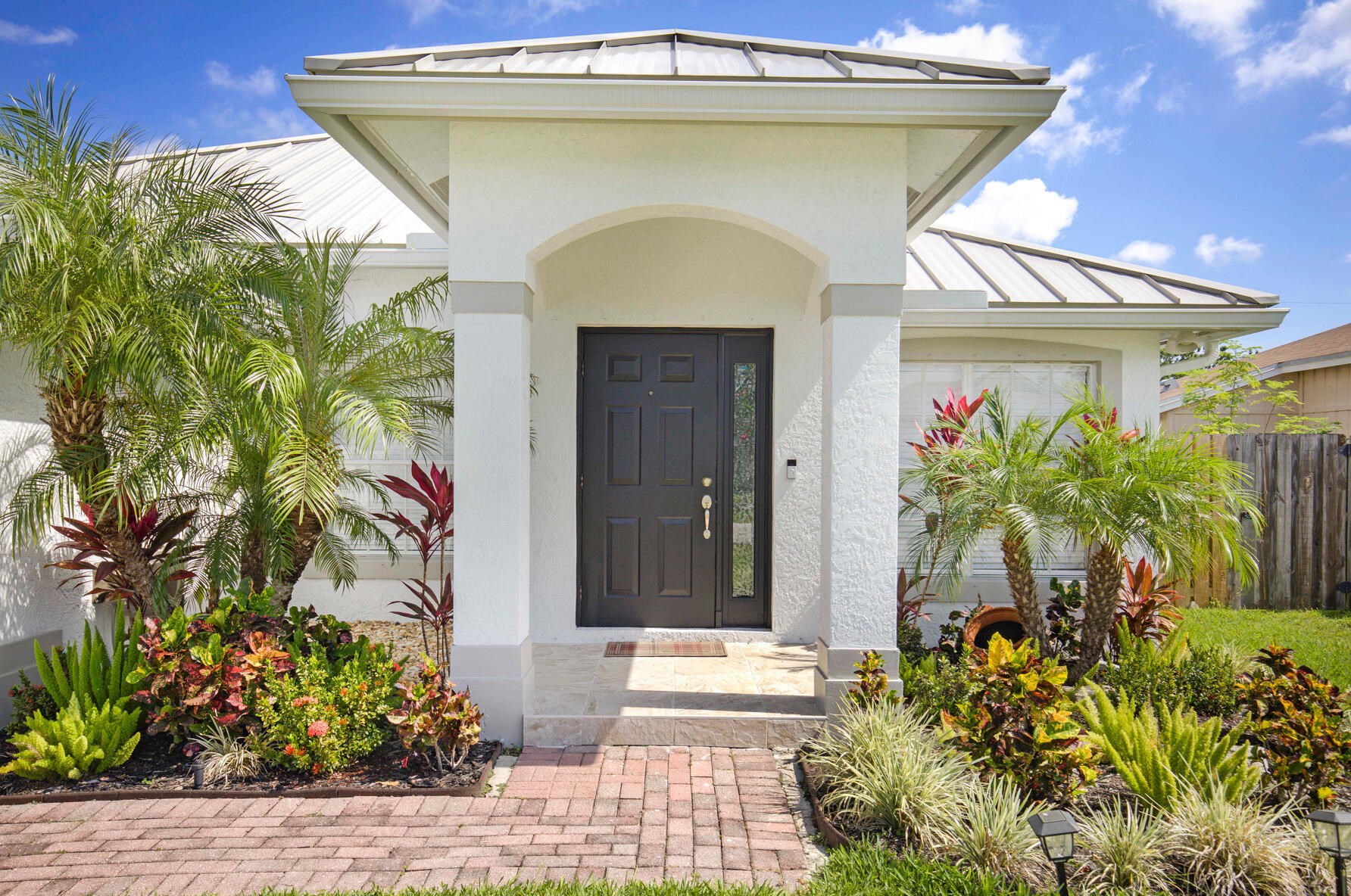 6221 Lucerne St, Jupiter FL  33458-6613 exterior