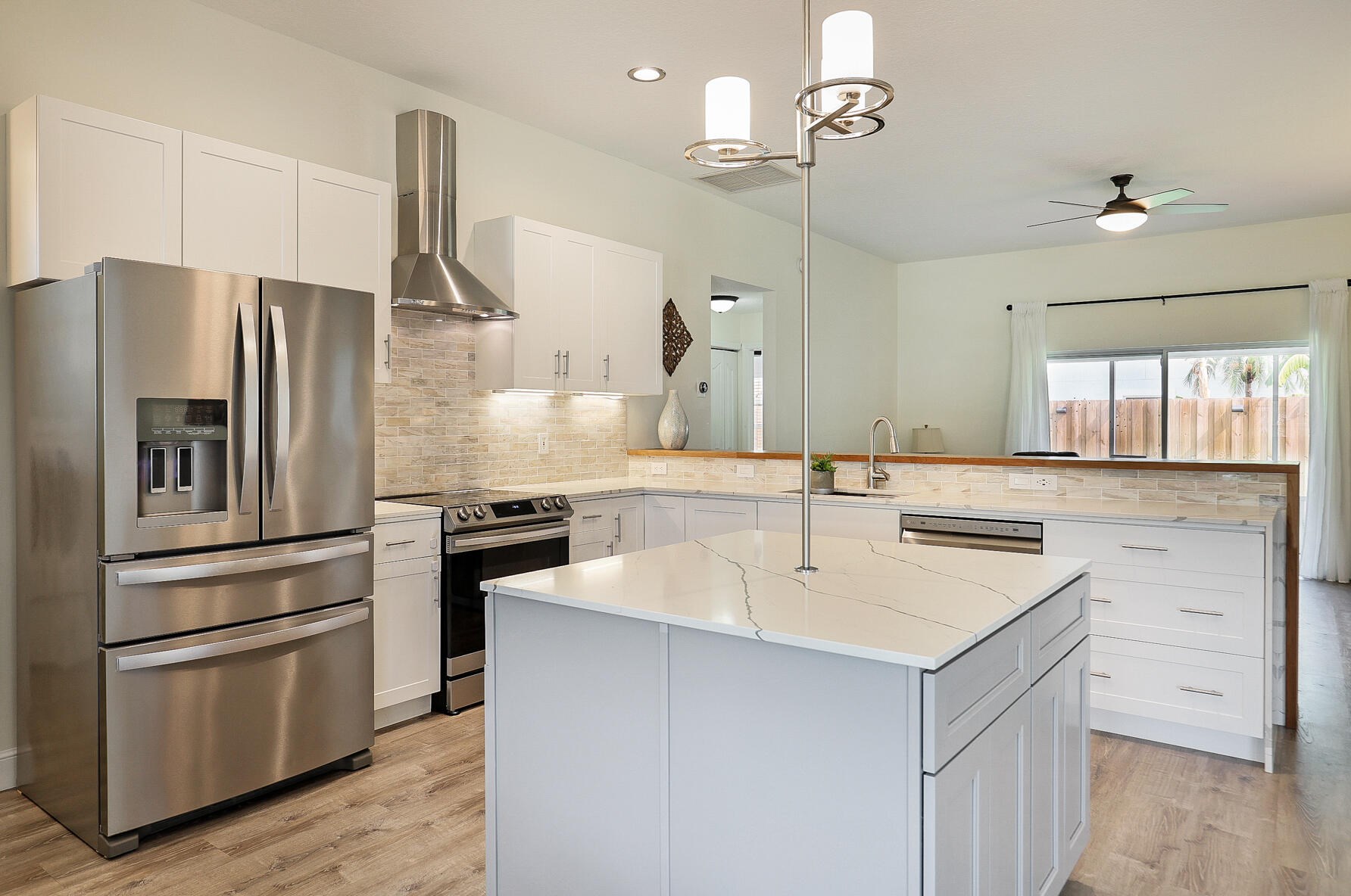 6221 Lucerne St, Jupiter FL  33458-6613 exterior