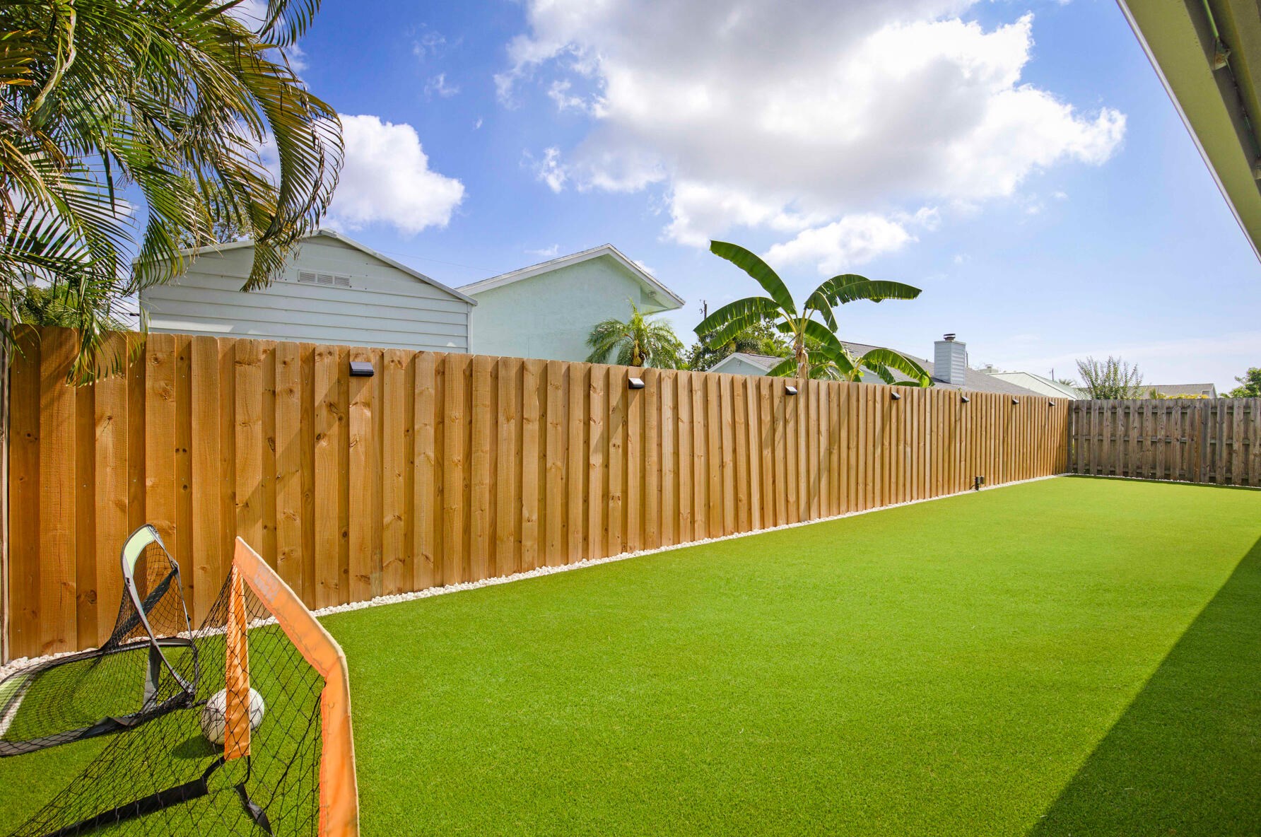 6221 Lucerne St, Jupiter FL  33458-6613 exterior