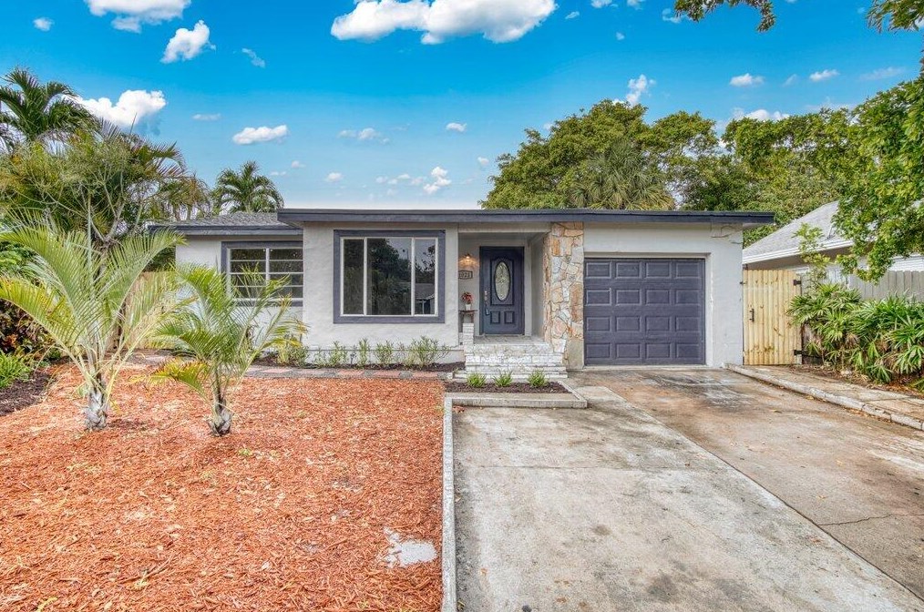 1021 N M St, Lake Worth, FL 33460