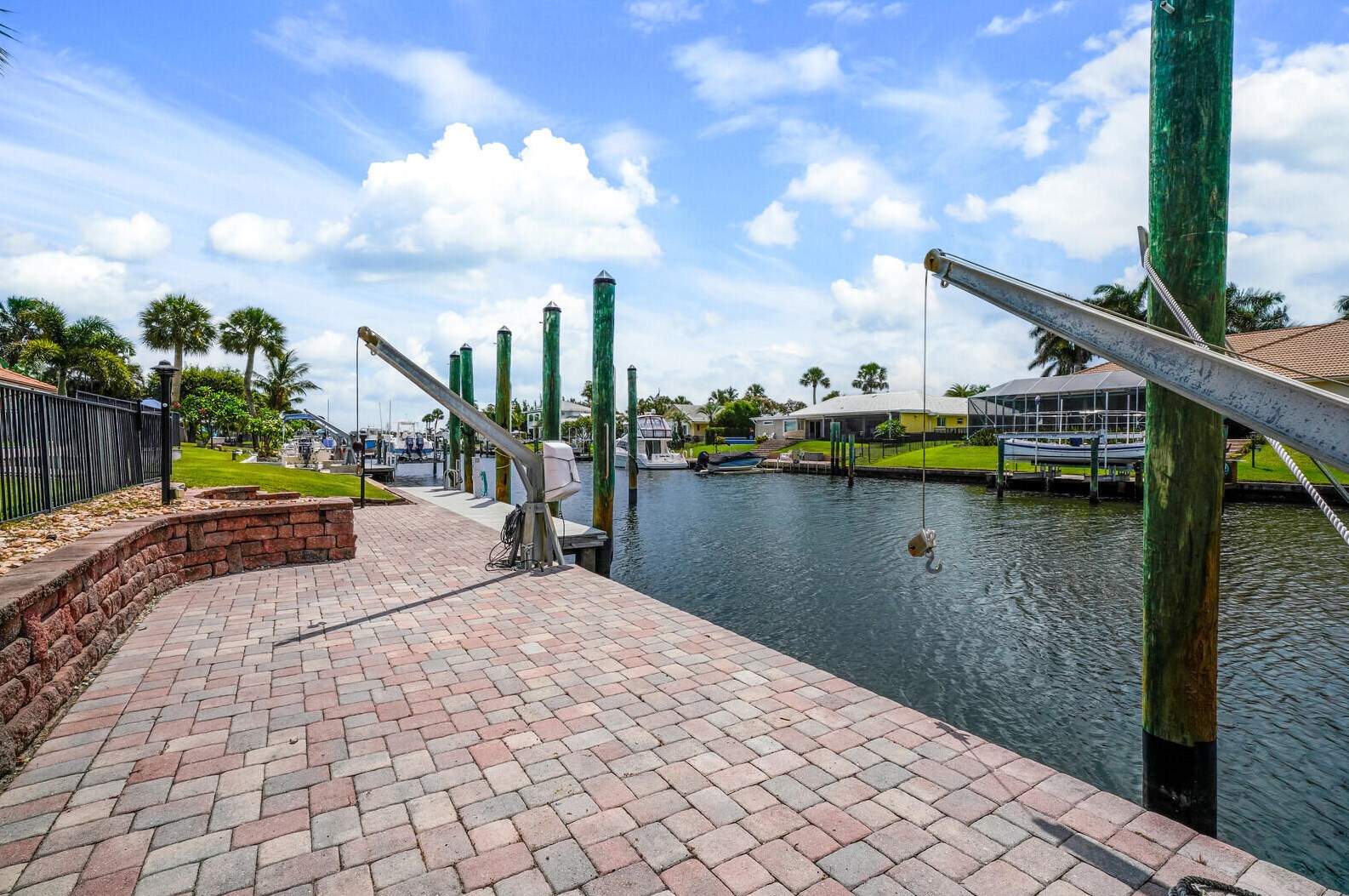 8502 Royal St, Hobe Sound FL  33455-2933 exterior