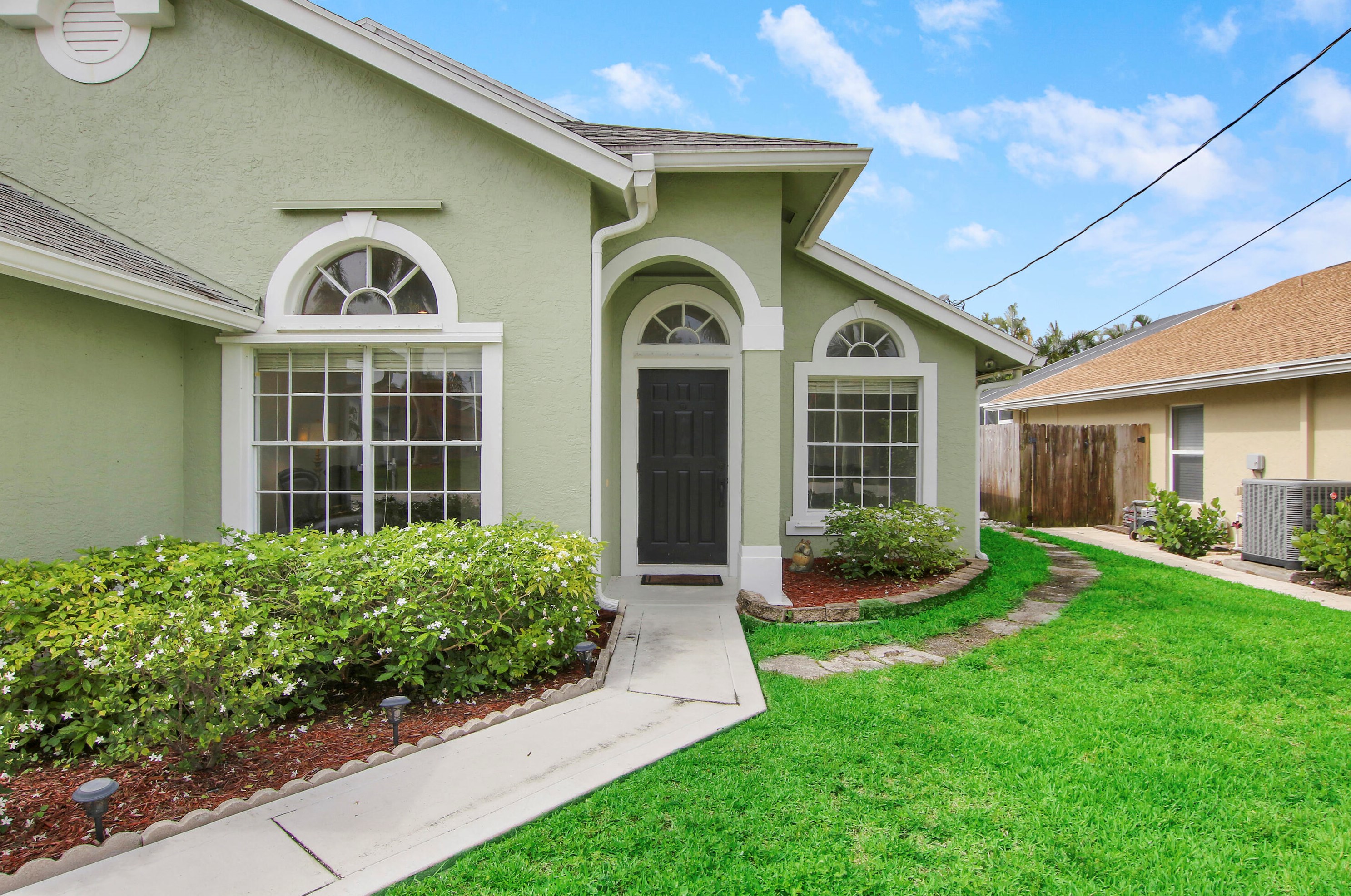 6326 Barbara St, Jupiter FL  33458-6682 exterior