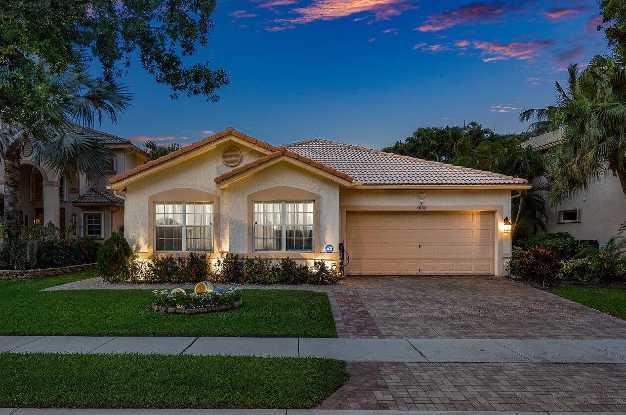 1653 W Classical Blvd, Delray Beach, FL 33445