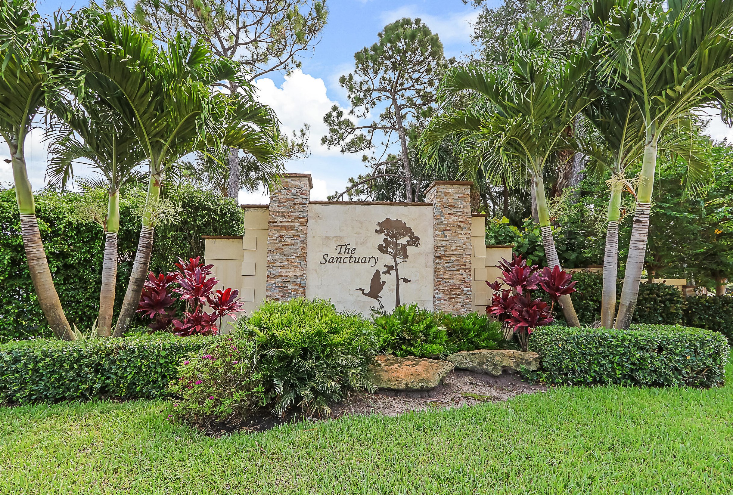 159 Oakwood Ln, West Palm Beach, FL 33410-1497