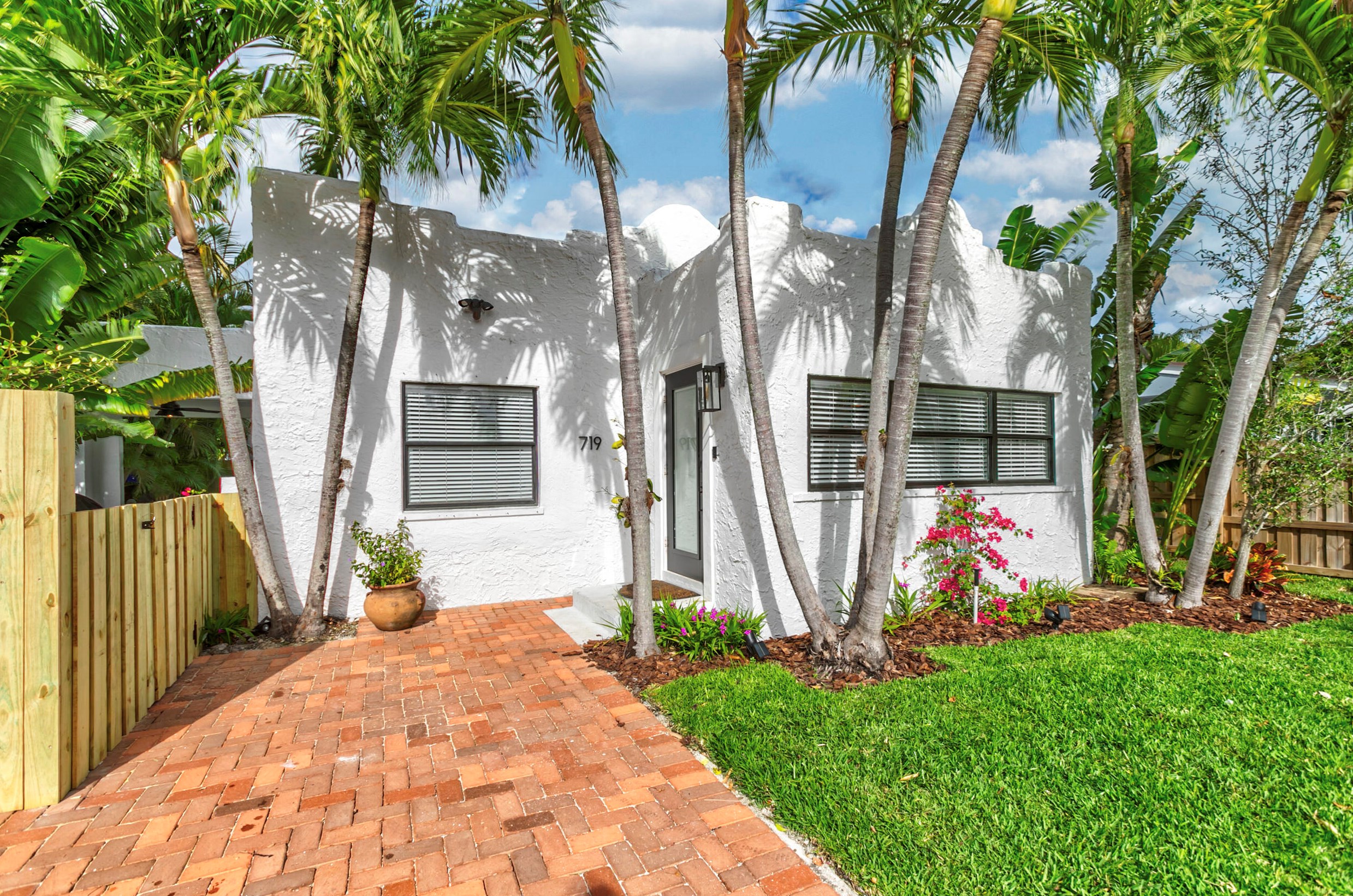 719 Franklin Rd, West Palm Beach, FL 33405