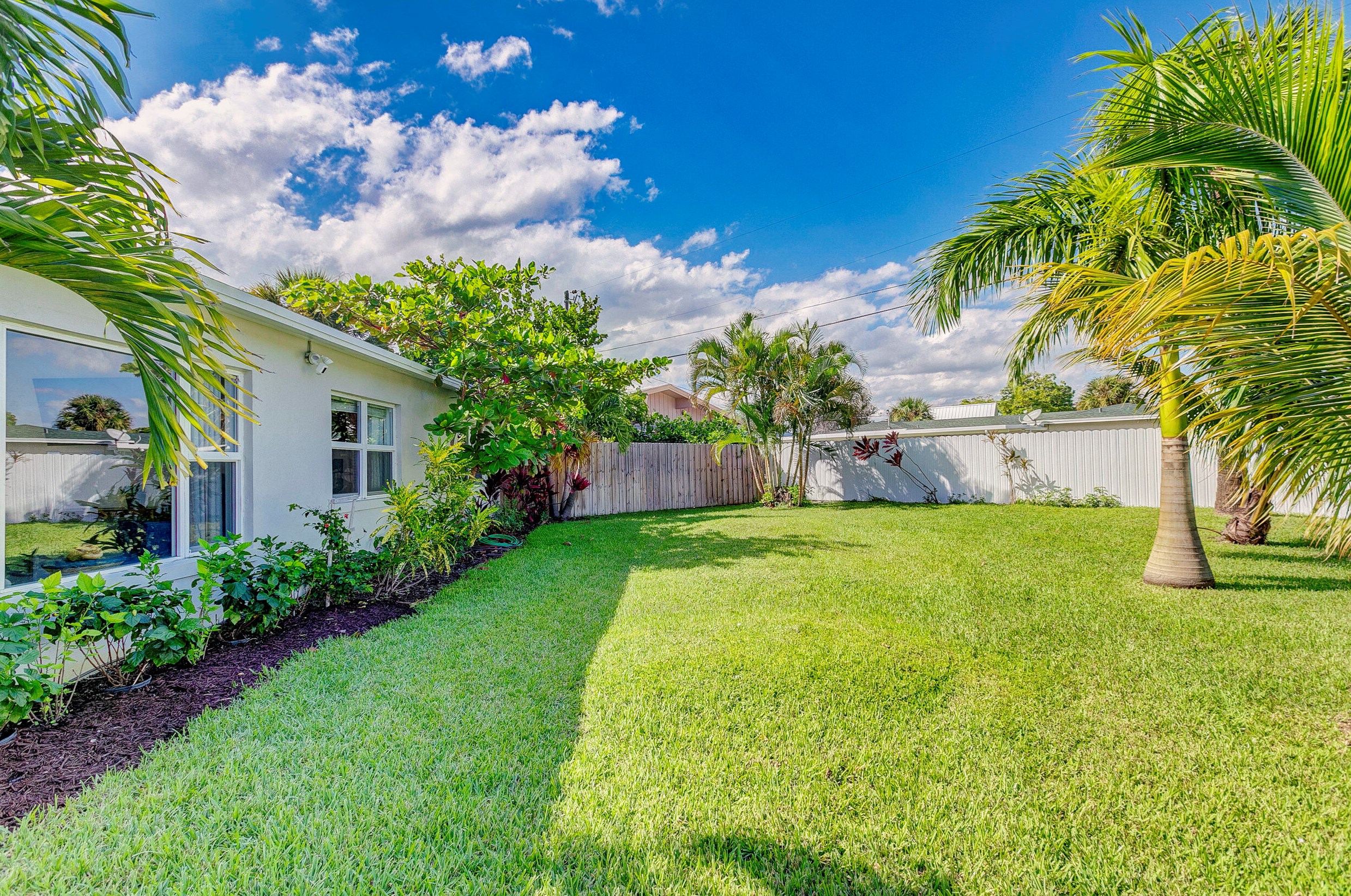 385 Hunter St, West Palm Beach, FL 33405