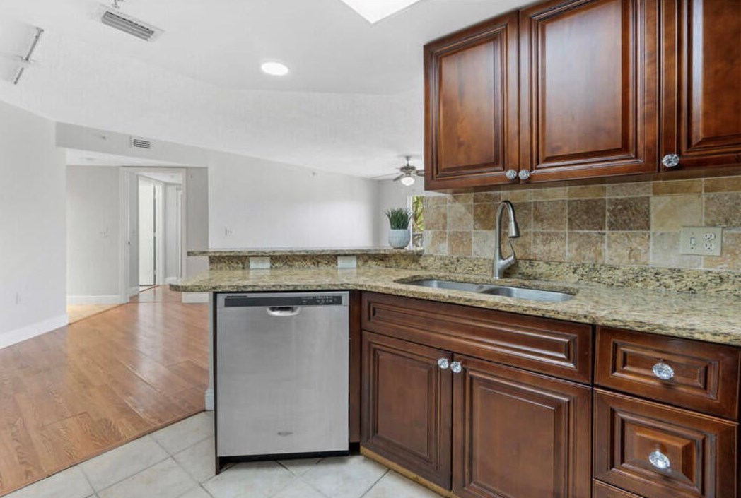 4187 N Haverhill Rd #507, West Palm Beach, FL 33417