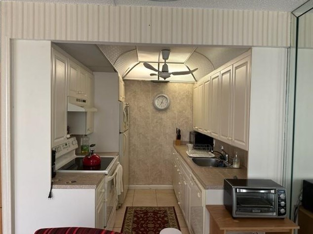 1077 Cornwall D, Boca Raton, FL 33434