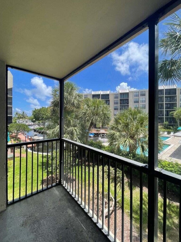 20 Royal Palm Way #2060, Boca Raton, FL