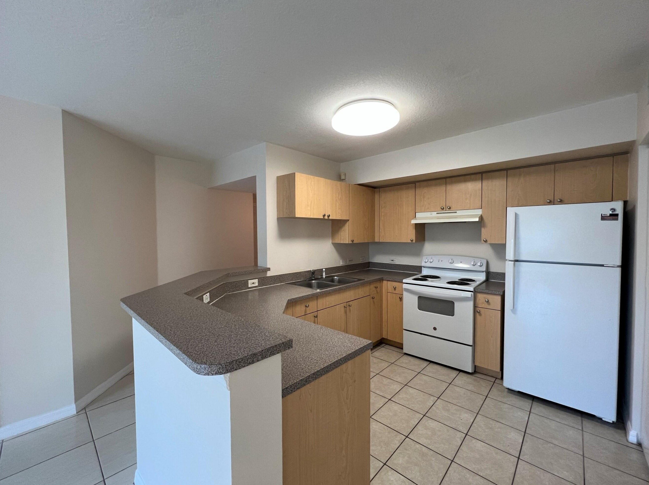 202 Villa Cir, Boynton Beach, FL 33435