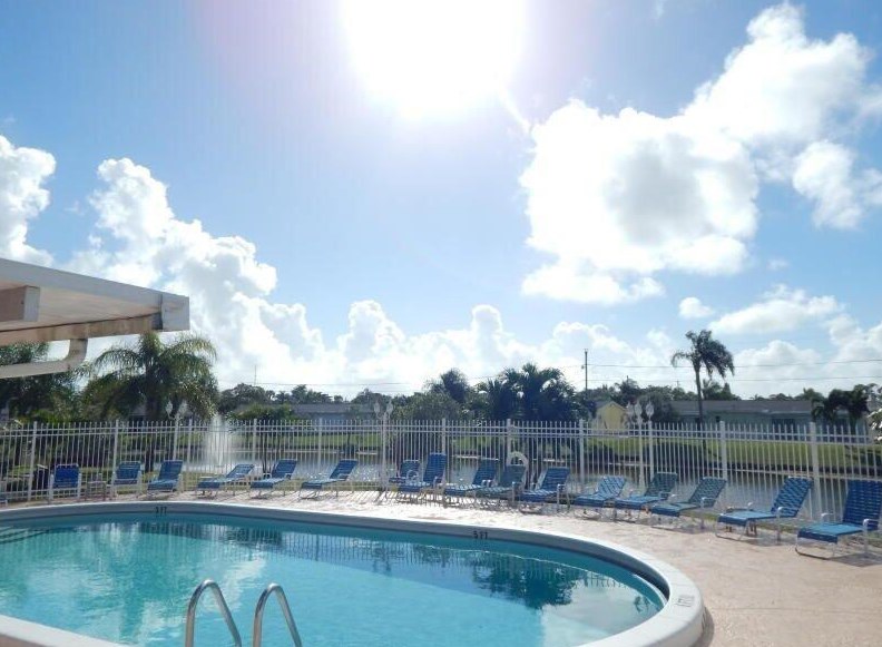 2710 Ponce De Leon Blvd, Delray Beach, FL 33445
