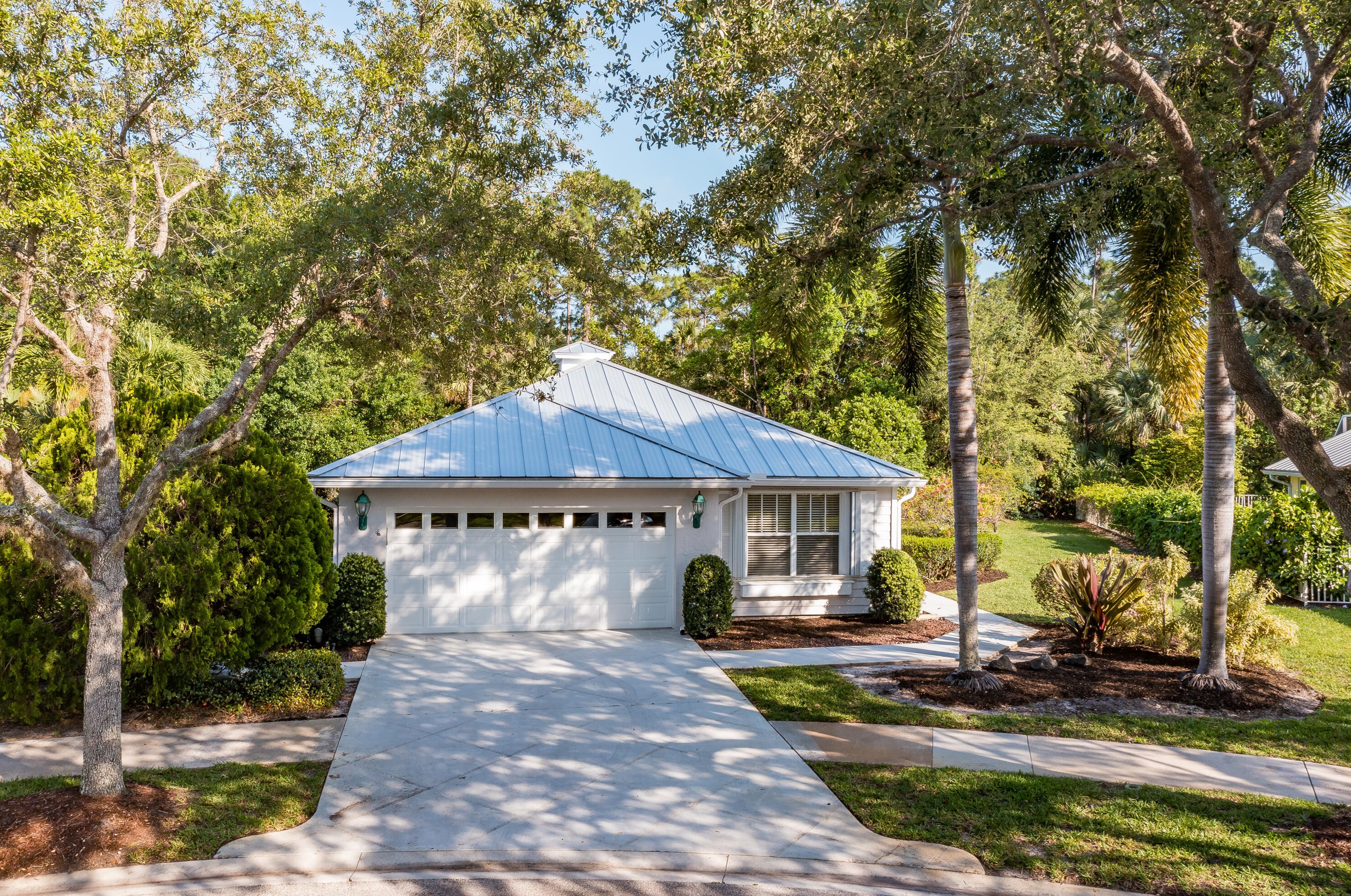 7930 Mammoth Dr, Hobe Sound, FL 33455-7896