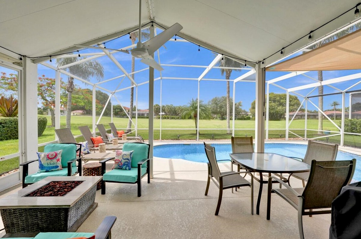 6074 Las Colinas Cir, Lake Worth FL 33463-6560 exterior