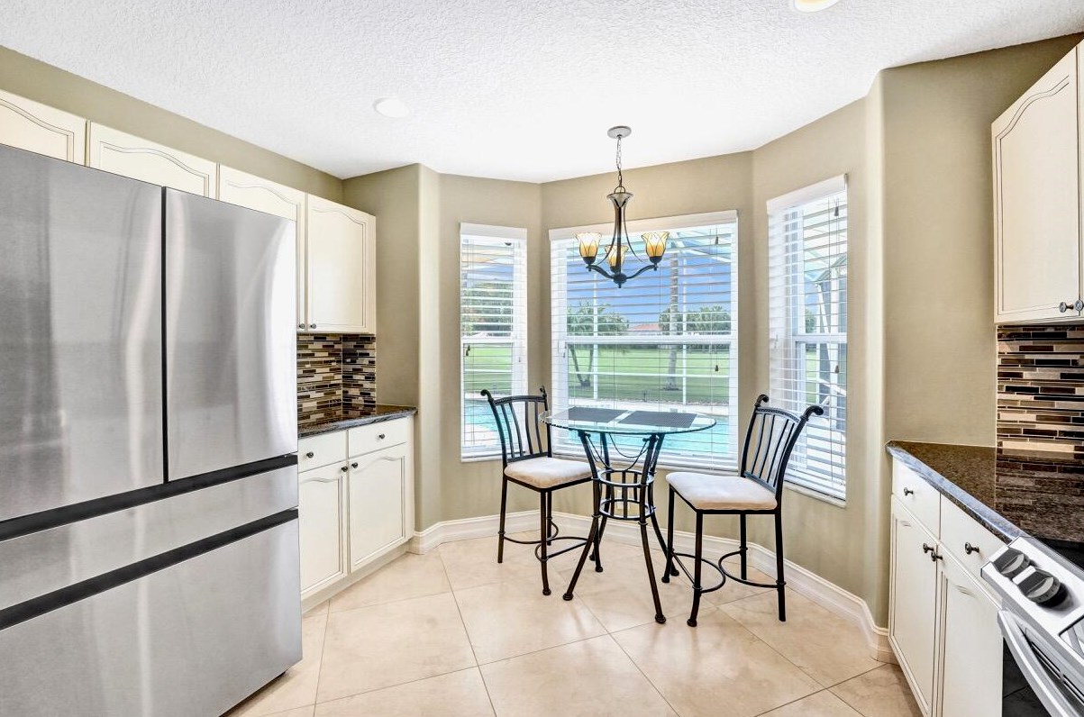 6074 Las Colinas Cir, Lake Worth FL 33463-6560 exterior