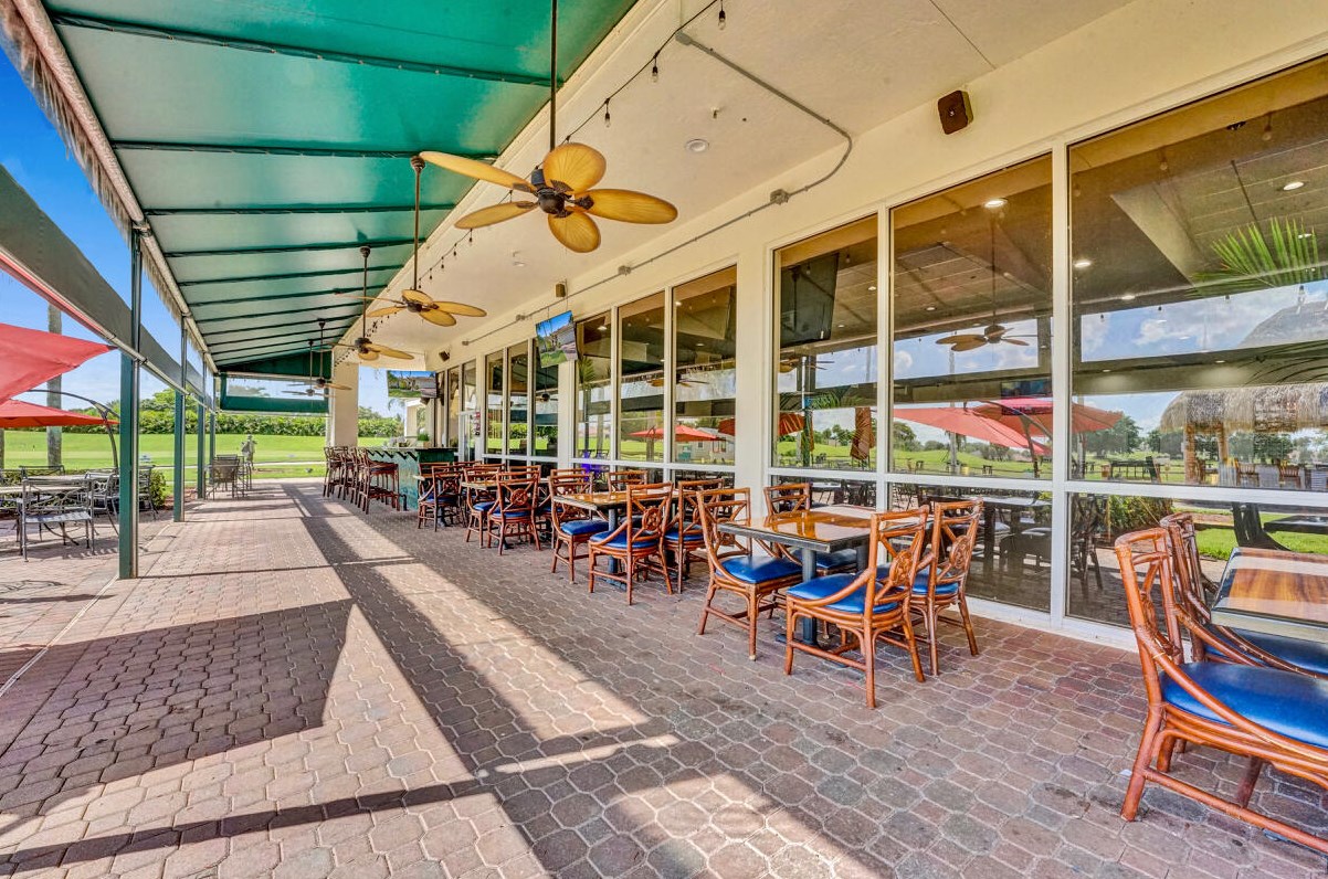 6074 Las Colinas Cir, Lake Worth FL 33463-6560 exterior