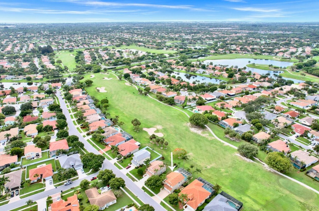 6074 Las Colinas Cir, Lake Worth FL 33463-6560 exterior